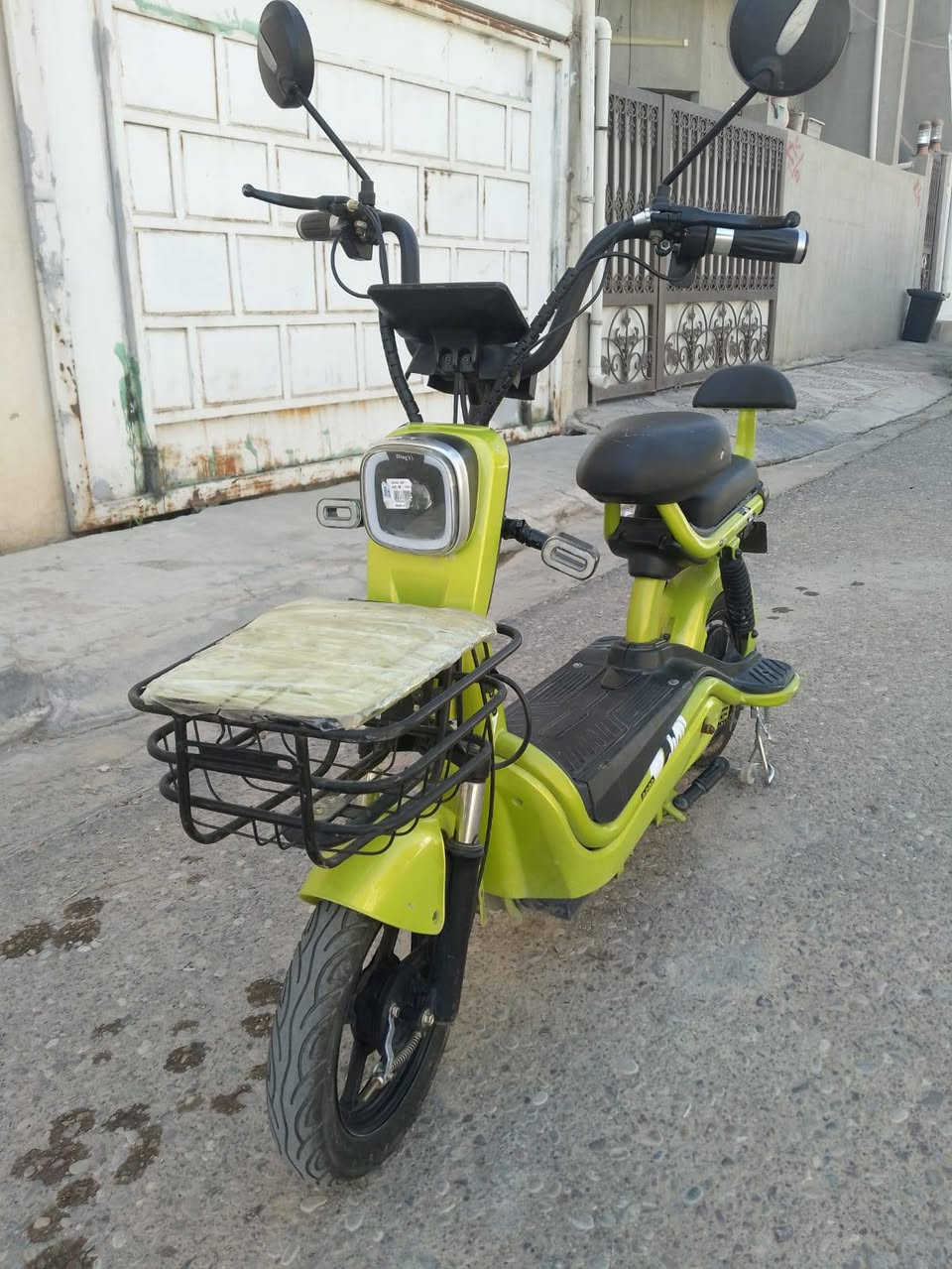 باسکیل شحن للبیع حیل نضیف باتری مضبوط شرط مکان کرکوک سعر 200  رقم موبایل ***********__***********
