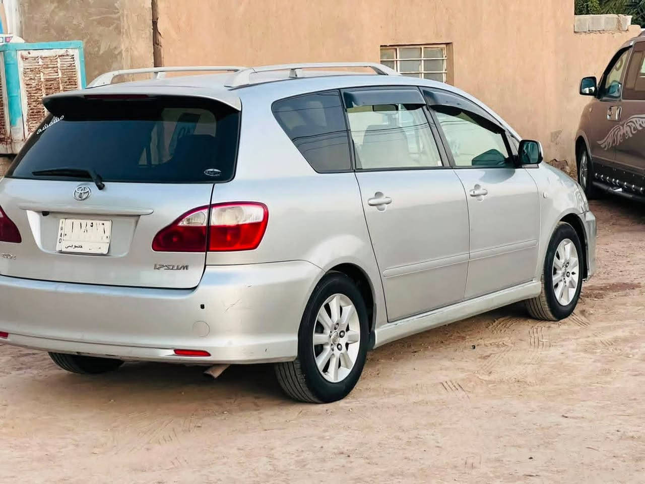 سلام عليكم سياره ابصم 2004كرستال سياره جاهزه  مكينه مفتوحه  كير جديد حداديه  جديده تبريد ثلج السياره دوشمه جديده شاشه كبيره السياره رايدهه 108وبيهه مجال اتصل وبيك خير وتدلل  ***********
