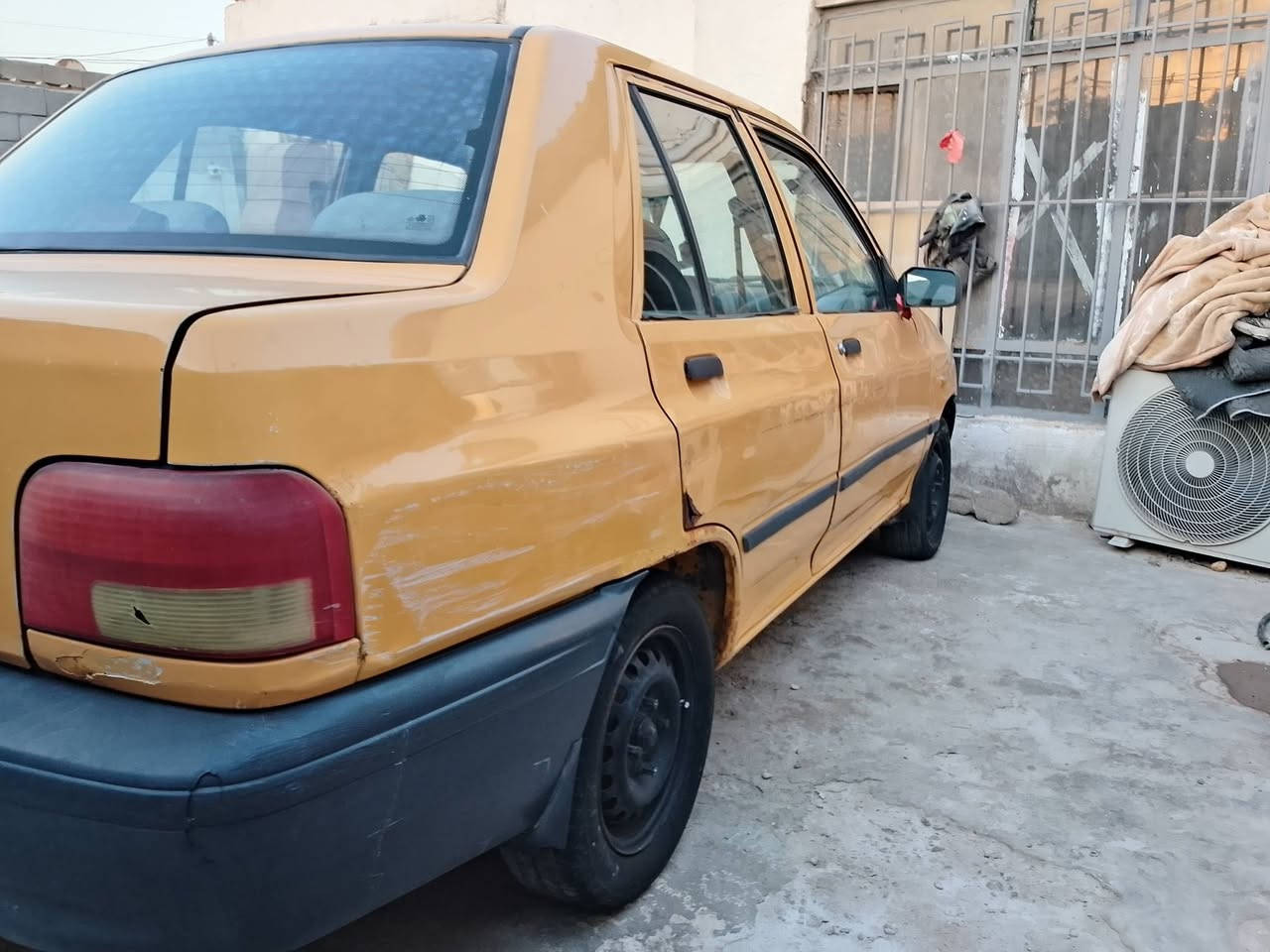 السلام عليكم سايبا 15 للبيع 

باسمي رقم الجديد مصفره هيئه وغرامات تحويل ثاني يوم 

كير مكفول مكينه بيه خيط شواصي معمره شغل مضبوط 

كهربائيات شغاله) مكان السياره بغداد شهداء السيدية السعر قفل ولا سولف وراه 19$ وبيه مجال 

*********** اتصل وتدلل
