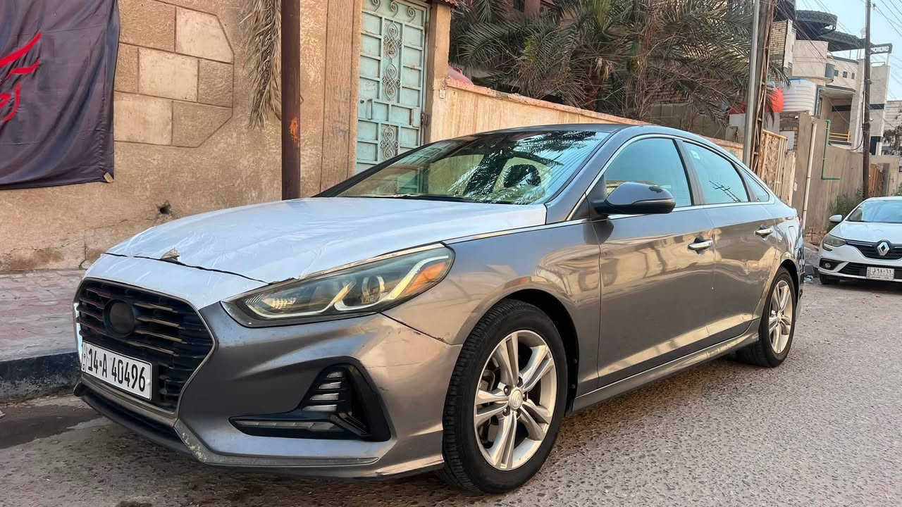 السلام عليكم شباب 
سوناتا ٢٠١٨ للبيع 
سيارة نضيفه وجاهزه وترايك وين ما تريد
ماشية ٩٠ميل 
حادثها. فقط بنيد مصلح نفسه مكفوله لغود شواصي 
وماكو اي قطعه مفتوحه بيها ليبل واحد
فول مواصفات عدا الفتحه هواي مواصفات بيها 
كفاله كير محرك حدادة جاهزه وما متعوبه 
رقم بصره تحويل ثاني يوم حرة 
مكاني البصره 
***********
