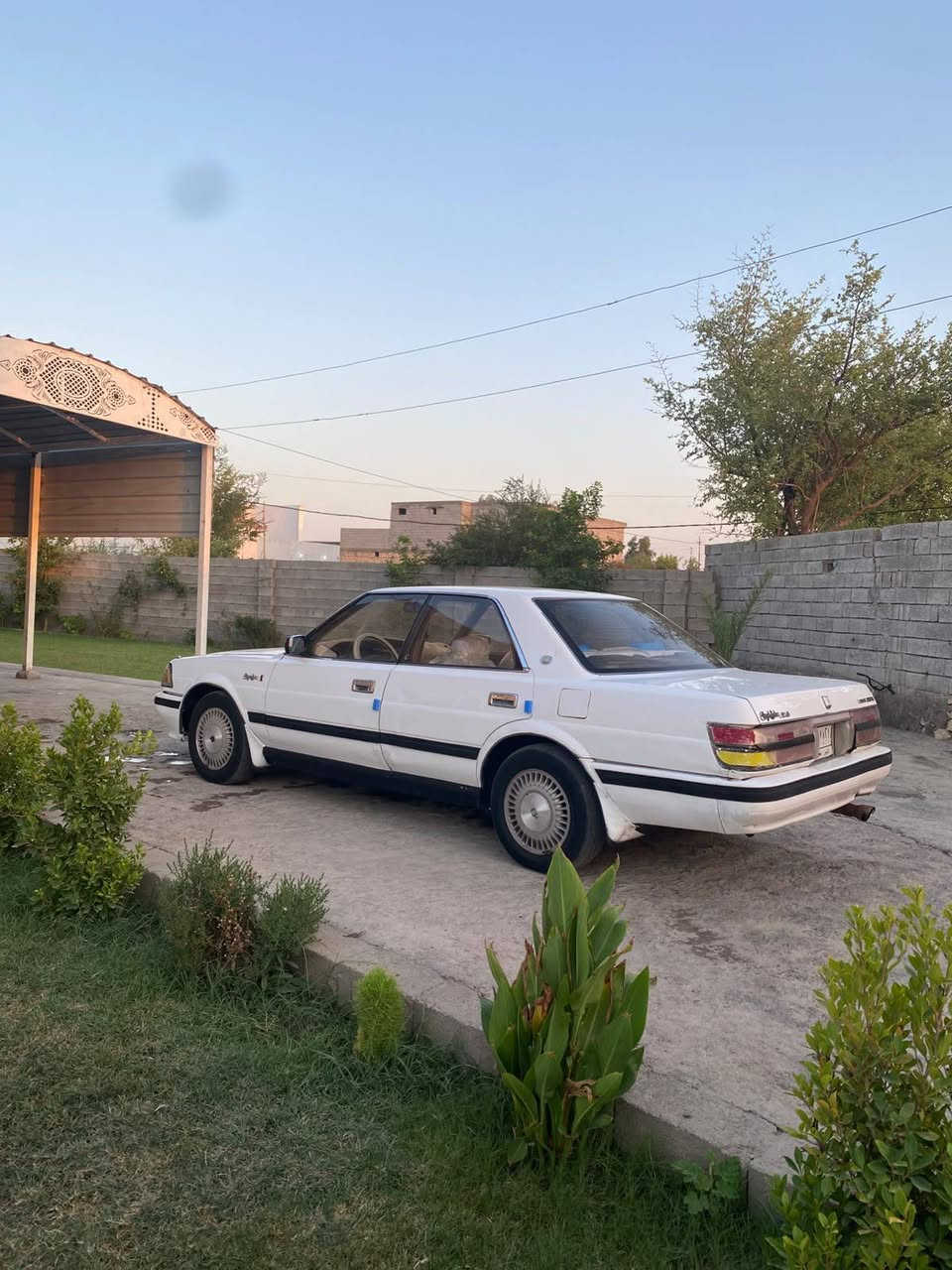 مستعجللل على البيع
كراون هارتوب رقم انبار بأسمي سنويه لحد ٢٠٢٨
كير ومكينة 2500 بطه مكفولات 
كهربائيات كلها شغاله ماناقصها گلوب
صدر جديد 
غرفه جديده 
كشنات كهرباء 
گيجات كهرباء
ثلاجه خلفيه
منظومه تبريد كامله 
سيارة جاهزة وحيل حلوه
وترايك وين متريد
 مكاني الرمادي
***********
