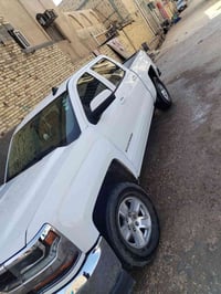سلفرادوا موديل ٢٠١٧ كلين تايل مكفوله بيضاء محرك ٨سلندر ٥٣٠٠ باب طويل ب...