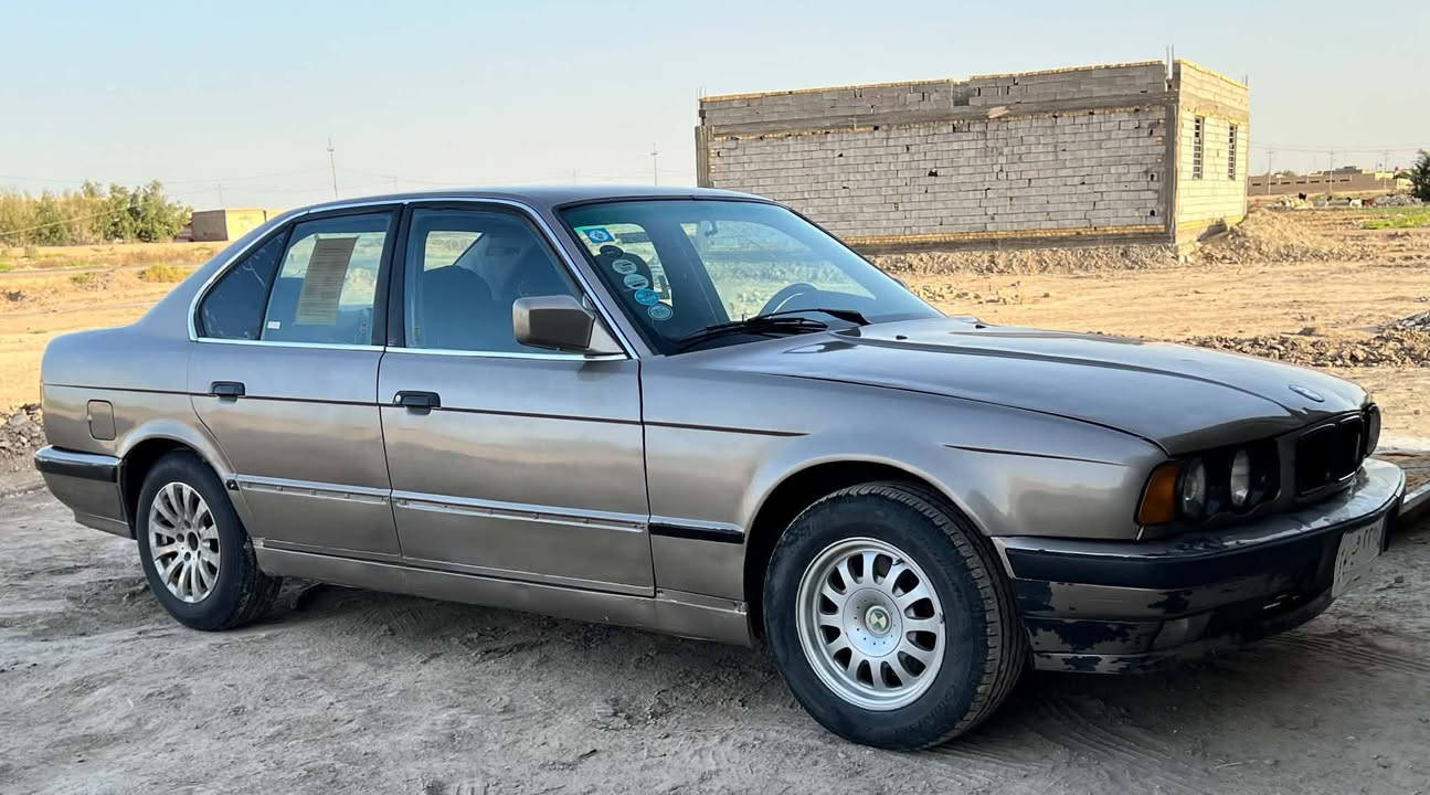 سلام عليكم بيئم 530 رقم بغداد مشروع وطني سياره كله بلاد بدون صبغ دواخل نضيفه كهربائيات كله شغاله لسعر 45وبيه مجال لمكان بغداد رقمي***********
