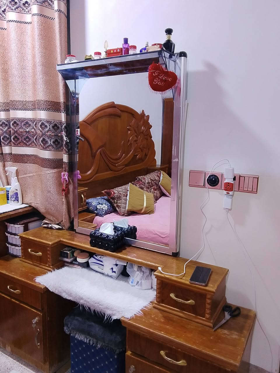 غرفه نوم مستعمل للبيع بسعر مناسب  ***********/*****/***********
