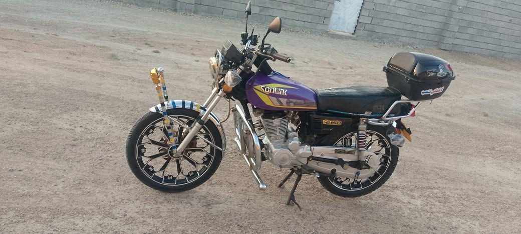 سلام عليكم للبيع السعر 750
و بي مجال قليل حك الجيه 
نضيف احلا من الصوره 
محرك ما مفتوح 
موديل 2024
رقم الهاتف ***********
