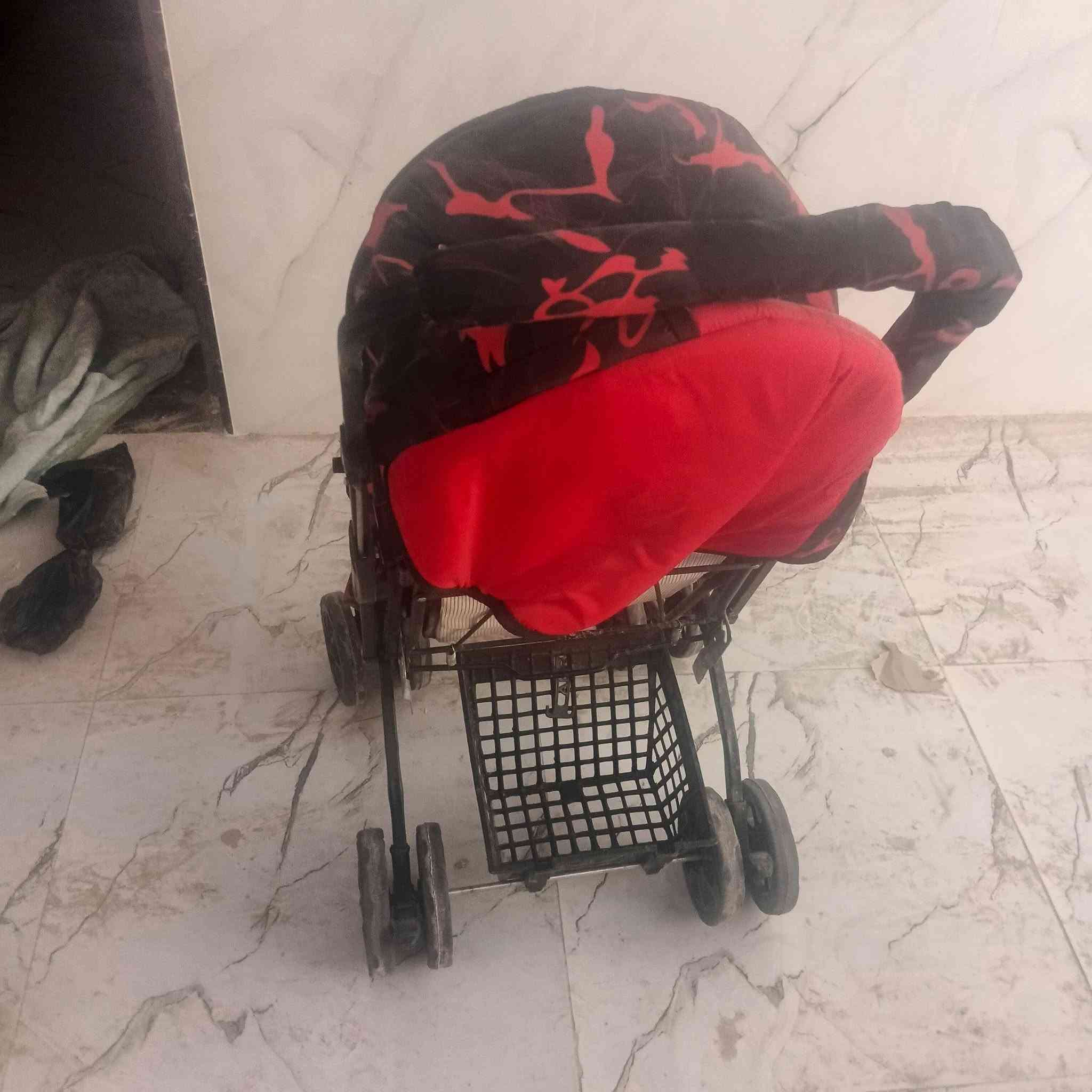 سلام عليكم غراض للبيع كلمن وسعرها الشراي يدخل خاص او يراسل على الرقم***********

