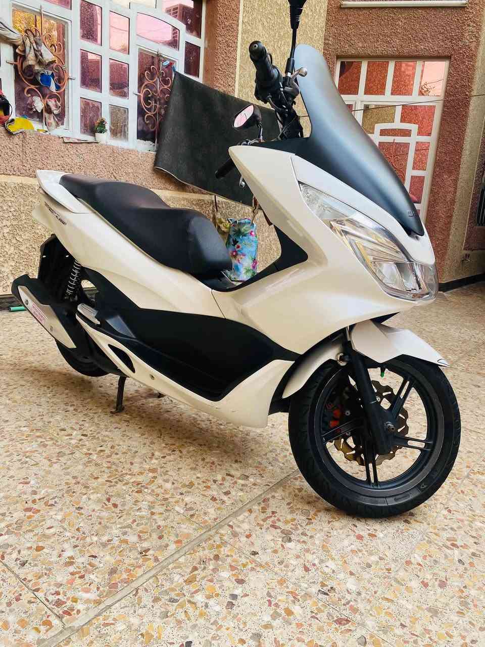 السلام عليكم Pcx150
جيل الثاني ياباني مكينه 150

كفاله عامه 

ماشيه 45

بغداد الحسينيه الراشديه

السعر 18وبيهه مجال بسيط

***********
