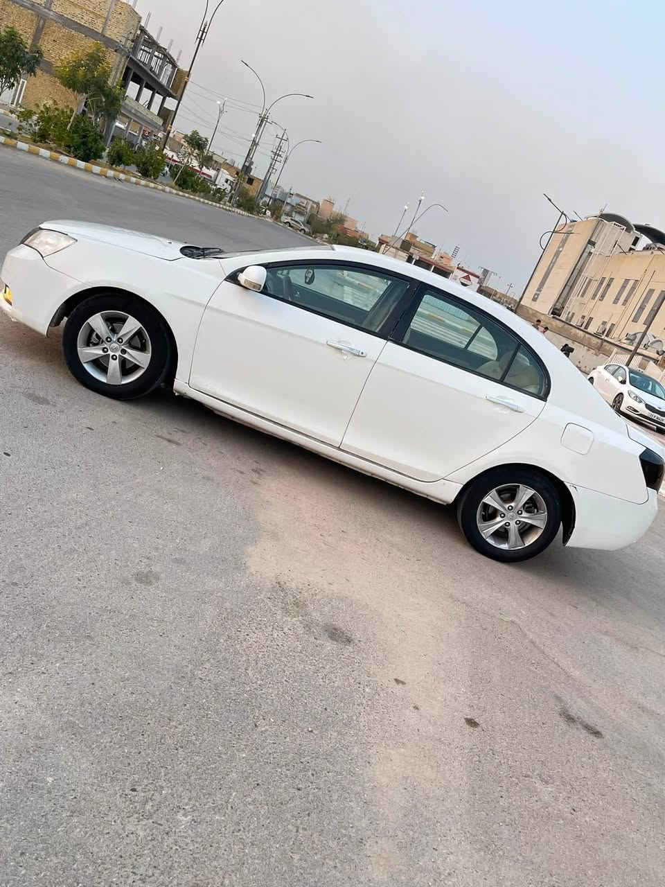 سلام عليكم 
امكراند ٢٠١٢ رقم بغداد سنويه ل ٢٨ مشروع وطني 
محور مكينه وكير كورلا مكفولات 
جاهزه مكينه وكير وتبريد ثلج منضومه جديده 
حداديه وكهربائيات عام شغاله تخم تاير نضيف 
مصبوغه حزام جماليه مكفوله من ضربه وتبديل 
 غرفته جديده 
تحويل مباشر 
سعره ٤٦ 
مكان سياره وأبو سنويه بناصريه اسكان الصناعي 
*********** ت
