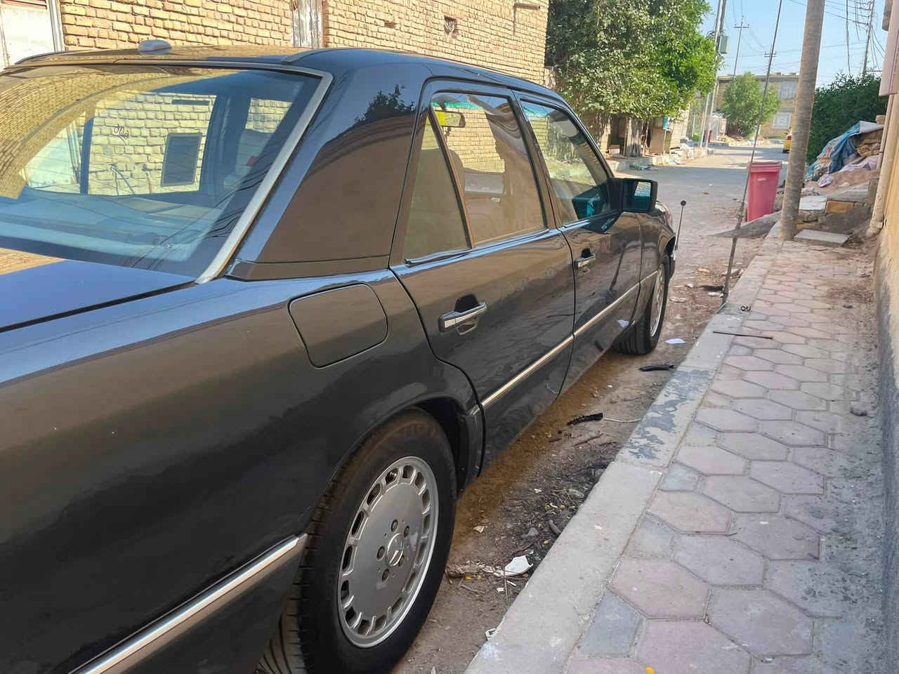 سلام عليكم مديل 90 اصل سياره جاهزه من كلشي 65$ وبيها مجال لشراي مكاني الناصرية المركز رقم ***********

