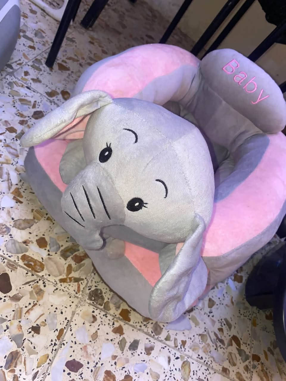 أثاث أطفال • للبيع