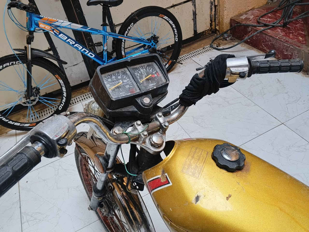 ادوات 5كير شغاله بصره حي المهندسين *********** السعر 350
