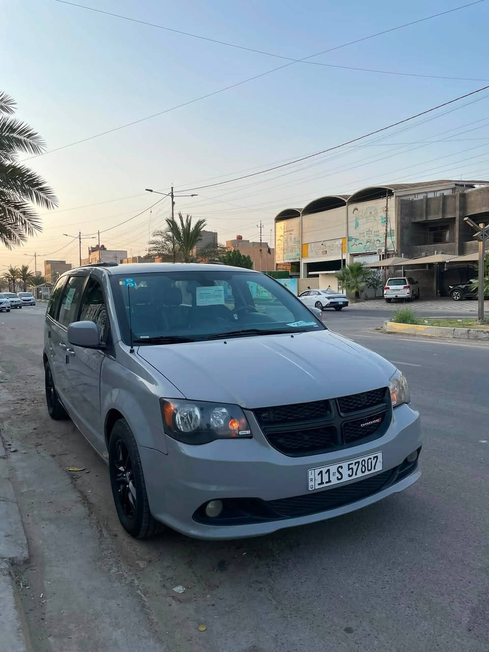 السلام عليكم للبيع فقط بدون مراوس دوج كرفان 2019 سعر مناسب بسمي رقم جديد هزه جديدة السيارة كلش حلوة واحلا من الصور فول مواصفات أبواب كهرباء جنطه كهرباء شاشه تحكم ستيرن كشنات جلد تخم تاير جديد باتري جديد تبريد ثلج جاهزه السيارة مصبوغه عام تغير لون من اسود إلى سمنتي بدون دواخل وصور الحادث بلمنشور المكان بغداد رقم السعر 137$ وبيهه مجال بسيط الهاتف ***********
