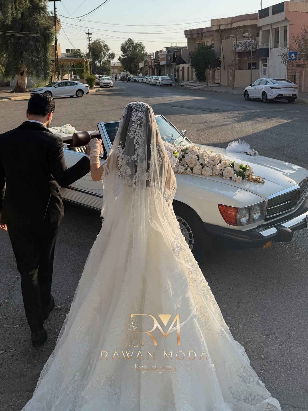 هنا كل ماتحلمين به 🧚🏻
ولكن بطريقه مختلفه💁🏻‍♀️

‎لێره‌ خه‌ونه‌كانت به‌ دیبێنه🧚🏻
‎به‌لام به‌ شێوه‌یه‌كی جیاواز 💁🏻‍♀️

‎عنوان : كركوك - شارع المحافظة - قرب فندق صنوبر

***********☎️
***********☎️

#explore #reels #followforfollowback #follow #photo karkuk slemani model bride bridal bridalmakeup salon makeupartist photography instagood instagram wedding weloveshopping drees shoping post reels

نص مكتوب في الصور:
- RAWAN MODA
- روان مـودا
- RAWAN MODA روان مودا