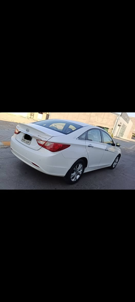 السلام عليكم سياره للبيع سوناتا خليجي 2400 مكفوله من الصبغ سياره سنويه جديده محرك ما مفتوح ***********
