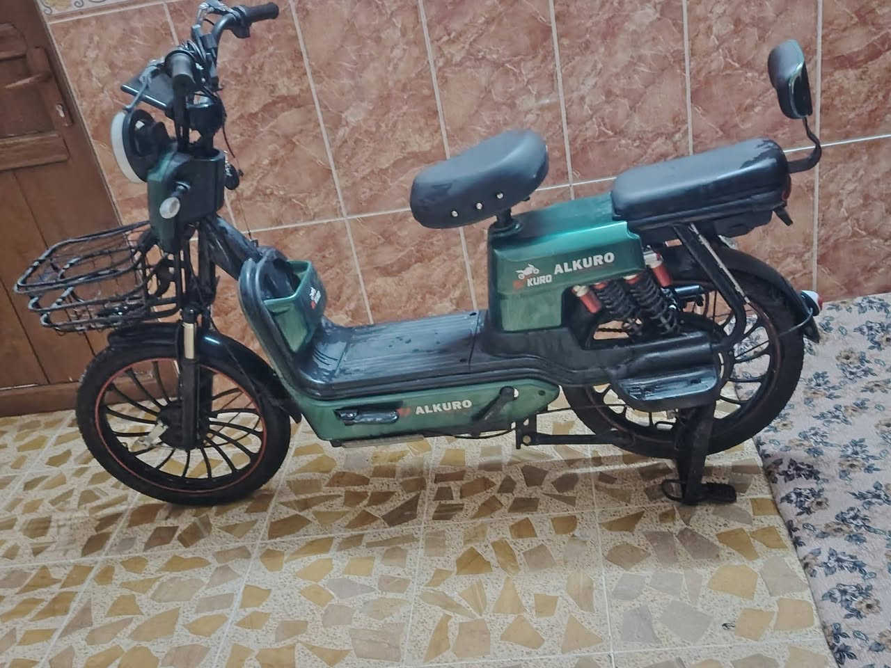 اسلام عليكم موطور شحن موديل25 فول نضافه كهربيات  شغاله كامل نشرات بلاديه  فقط بطاريات ثنين مايشتغلن تايرات جوبلس فول نضافه الموقع كركوك   ...... السعر .. 170 وبي مجال حك الجيه مراسله الصفحه او عل رقم ***********
