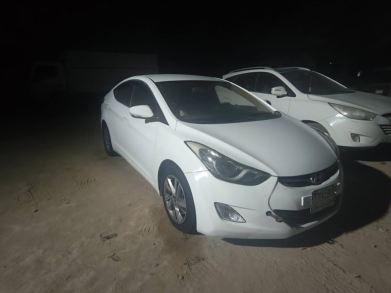 سلام عليكم النترةخليجي 2013 محرك 1600بيه صبغ فقط بدون دواخل جاملغ أمامي ثنين وبنيد اثر تگشير السعر 90وبيه مجال قليل رقم أربيل 
***********
