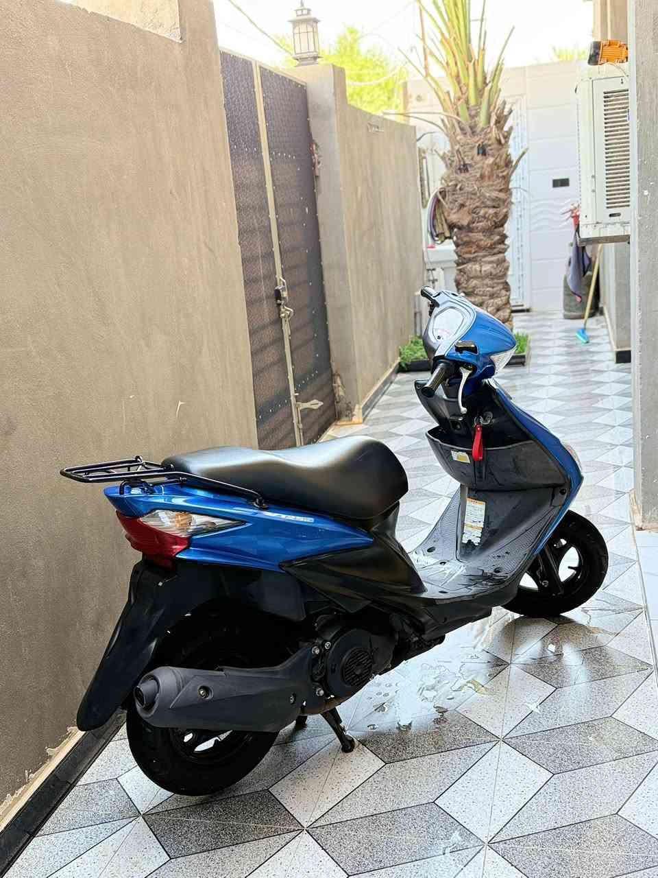 دراجه ادرس حديث للبيع 
دراجه رمبه قبل 40 يوم نازله كلشي شغال بيهة ما بيهة اي نقص
تجي تفحص وتشوف مكاني حي الحكيم السعر مليون و١٥٠ قفل 
    الدراجه انضف من الصور ***********
