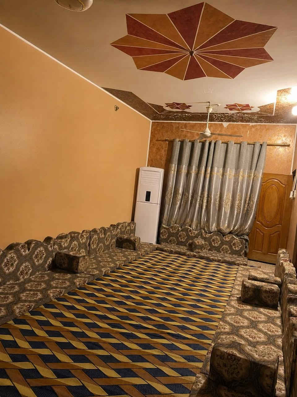 بيت للبيع ✍️
المساحة:200م

جنس العقار:طابو صرف 

يتكون من :طابقين

الطابق الأول غرفتين نوم وصالات ٢ ومطبخ وصحيات داخلية وخارجية واستقبال ومناور ٢

 الطابق الثاني:يتكون من 4 غرف نوم وصاله وحمام 

 

الخدمات:كافة الخدمات ماء كهرباء مجاري تبليط رابع بيت عن الشارع العام 

العنوان: حي الزهراء نهاية الشركه الهنديه على طريق اسديناوية 

السعر:170مع المجال

                   للستفسار:***********📞

                     واتساب:***********

                 نستقبل كافة العروض العقارية ✍️ 

أهلاً بكم جميعاً في مجموعة أبو الجود للعقار 🏡✨

وجهتكم الأولى والموثوقة لبيع وشراء كافة العقارات:

🔹 بيوت سكنية

🔹 أراضي تجارية وسكنية

🔹 فرص استثمارية مميزة

نرحب بانضمامكم إلينا عبر الرابط أدناه، ونتشرف بخدمتكم وتلبية كافة احتياجاتكم العقارية:

https://chat.whatsapp.com/KRIXYLcJfwL9F4svSGdpt1

حيّ الله الجميع، ومعاً نجد عقار الأحلام! 🔑🌟
