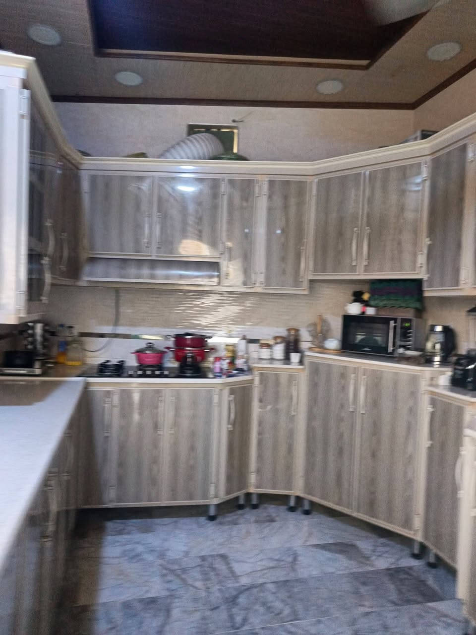 دار للبيع المساحة ٢٦٠ بناء درجة اولى ٢ غرفه نوم صالة مطبخ استقبال العنوان الكوفة شارع عبدالعالي مقابل
جامع العلياوي شارع ١٢ متر قريب على مسجد السهله ومسلم ابن عقيل عليه السلام السعر ١٨٥ معه المجال الاستفسار على رقم مكتب الاسدي
***********/***********
