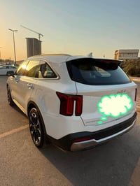 للبيع سورنتو موديل 2024 ضمان الشركه الدوليه ماشيه 43 الف كيلو  السياره...