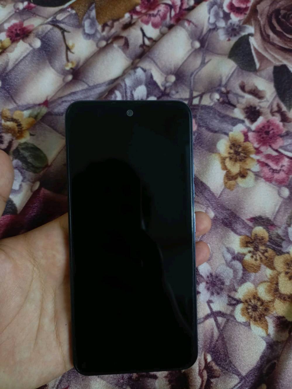 تكنو سبارك 30 برو 
Tecno Spark 30 Pro للبيع 

معالج Helio G100
شاشة AMOLED 120Hz
رام 16GB
ذاكرة 256GB
كاميرا 108MP
بطارية 5000mAh
شحن 33W
بصمة تحت الشاشة
السعر 200 وبي مجال 

بغداد/ بوب الشام
الجهاز بعده جديد لو مستخدم؟ وشكد مدة الاستخدام تقريباً، وبيه أي كسر/خدش/فطريات بالشاشة أو الظهر؟: 
الجهاز نظيف حيل بدون اي كسر وكلشي منبدل بي
الجهاز مفتوح على كل الشبكات لو مربوط على شركة/سيم لوك؟: 
الجهاز سليم ما مفتوح دبل سيم كارت
شنو المتوفر ويا الجهاز: علبة، شاحن، سلك، جراب أو فاتورة/ضمان؟: 
كارتونه وشاحنه وسماعة