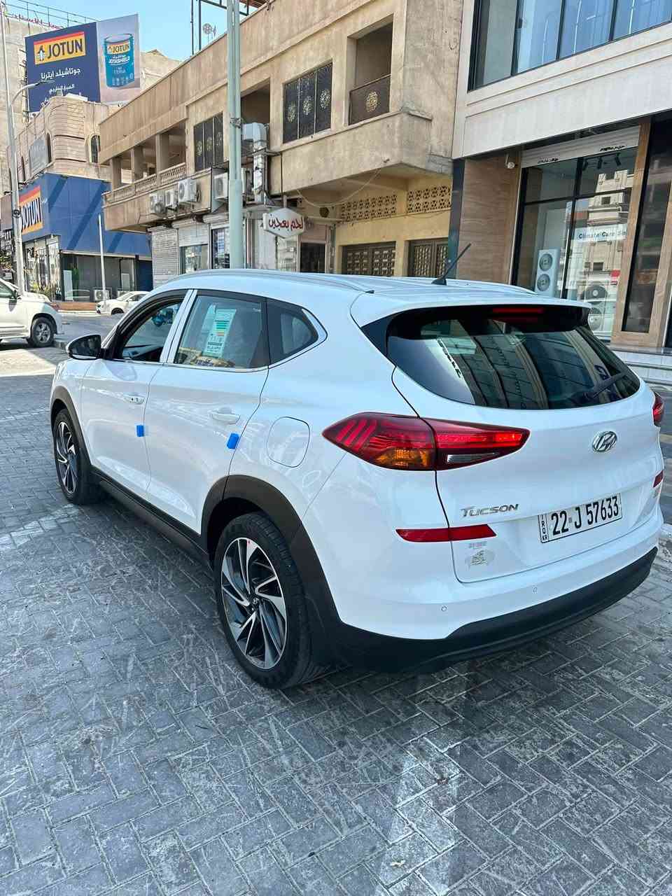 توسان 2020 خليجي رقم اربيل جديد سنويه جديده2031  مكفول صبغ ضربه تبديل بارد
ماشيه 75km
فول موصفات عده بنرامه حساسات امامي خلفي 
كشن كهرباء بصمه مري شفط سايد بريك بل ايد 
مكينه 2000 دوش باقي موصفات معروفه 
سعر 183 وبيه مجال بسيط 
شراي يتصل *********** 
 سياره كلش جديد وتخم تاير جديد
