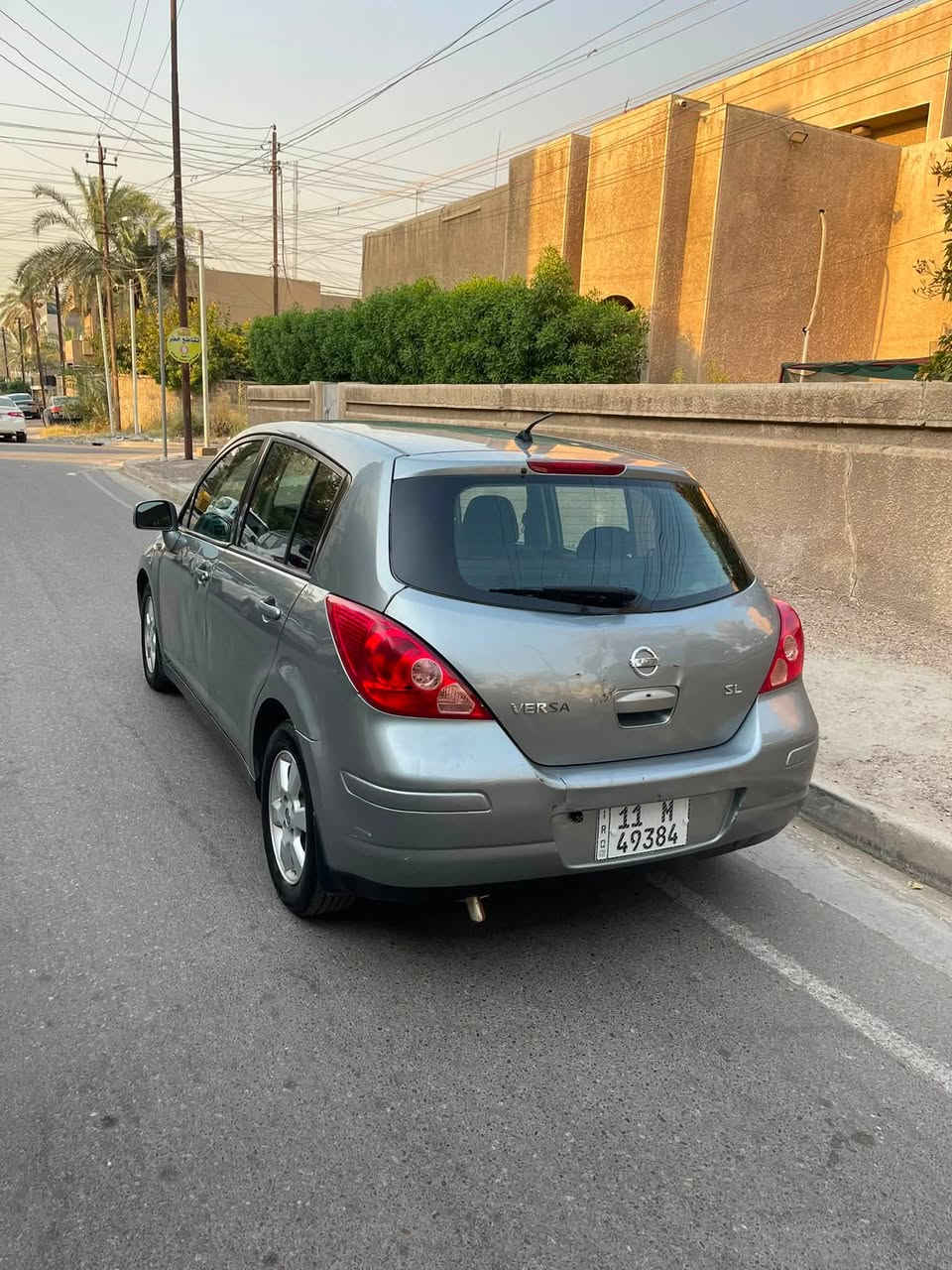 السلام عليكم
للبيع نيسان فيرسا 
فول مواصفات 
بصمه تشغيل 
تحكم ستيرن 
كروز سرعه 
جام كهرباء 
موديل 2009 وارد أمريكي حادث جاملغ امامي بدون دواخل  
رقم بغداد دولي باسمي سنويه 2030
السياره بيها 3 قطع بدون دواخل اعتبرها حزام 
بيها طخه باب السايق يحتاجلها بارد 
محرك كير مكفولات 
محرك 1800
تبريد شغال
تخم تاير جديد 
صدر امامي  تمام خلفي بي ملاحضات 
السعر 67 وبيه مجال ان شاء الله 
مكان السيارة بغداد حي الجامعه 
***********
***********
