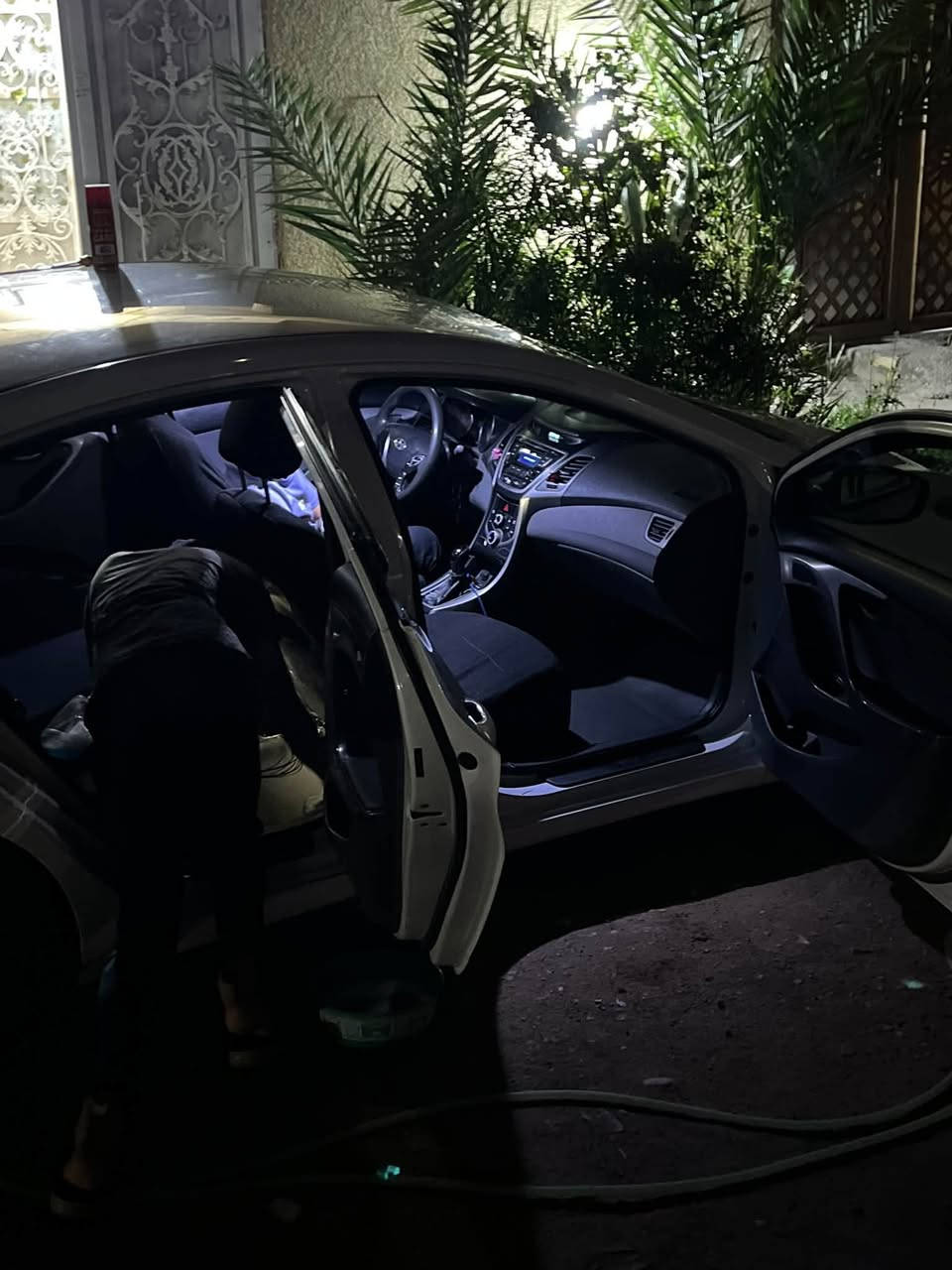 سلام عليكم النترا البيع مديل 14وارد امريكي حادث چاملخ تخم دبلات جديد وتعمير نص حداديه لون ابيض صدفي مكانهه كربلاء سعر 108اتصال ***********او خاص
