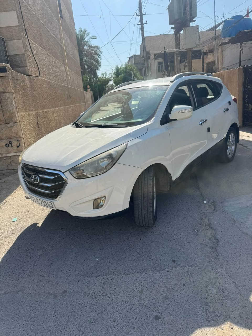 توسان ٢٠١٢ • مكينة ٢٤٠٠ • بدون دواخل