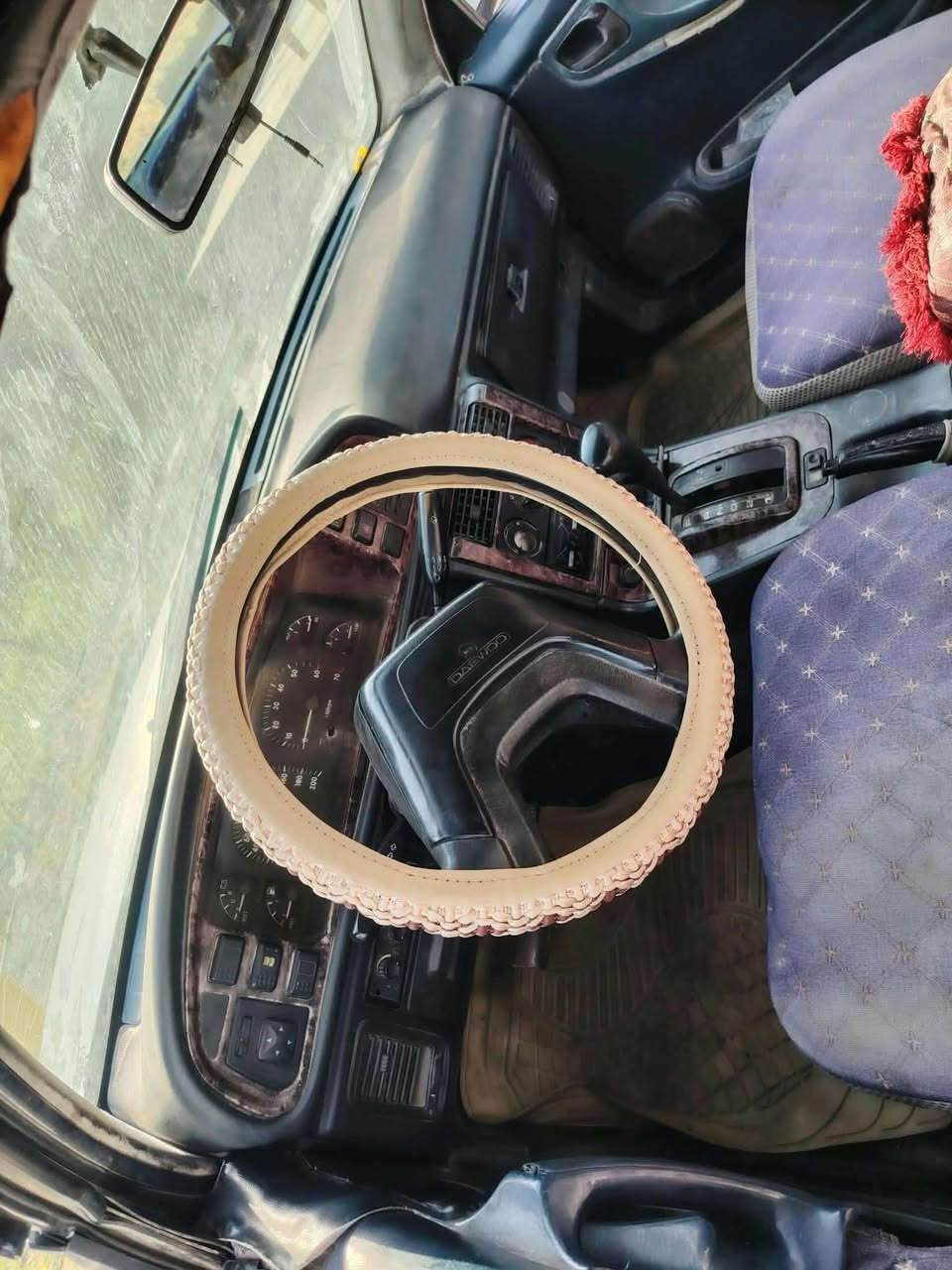 مكلف بالنشر للبيع موديل 94رقم بغداد مشروع وطني سيارة جاهزة كير محرك تخم تاير كله جديد السعر 34 وبي مجال العنوان الانبار الكرمه رقم صاحبها***********
