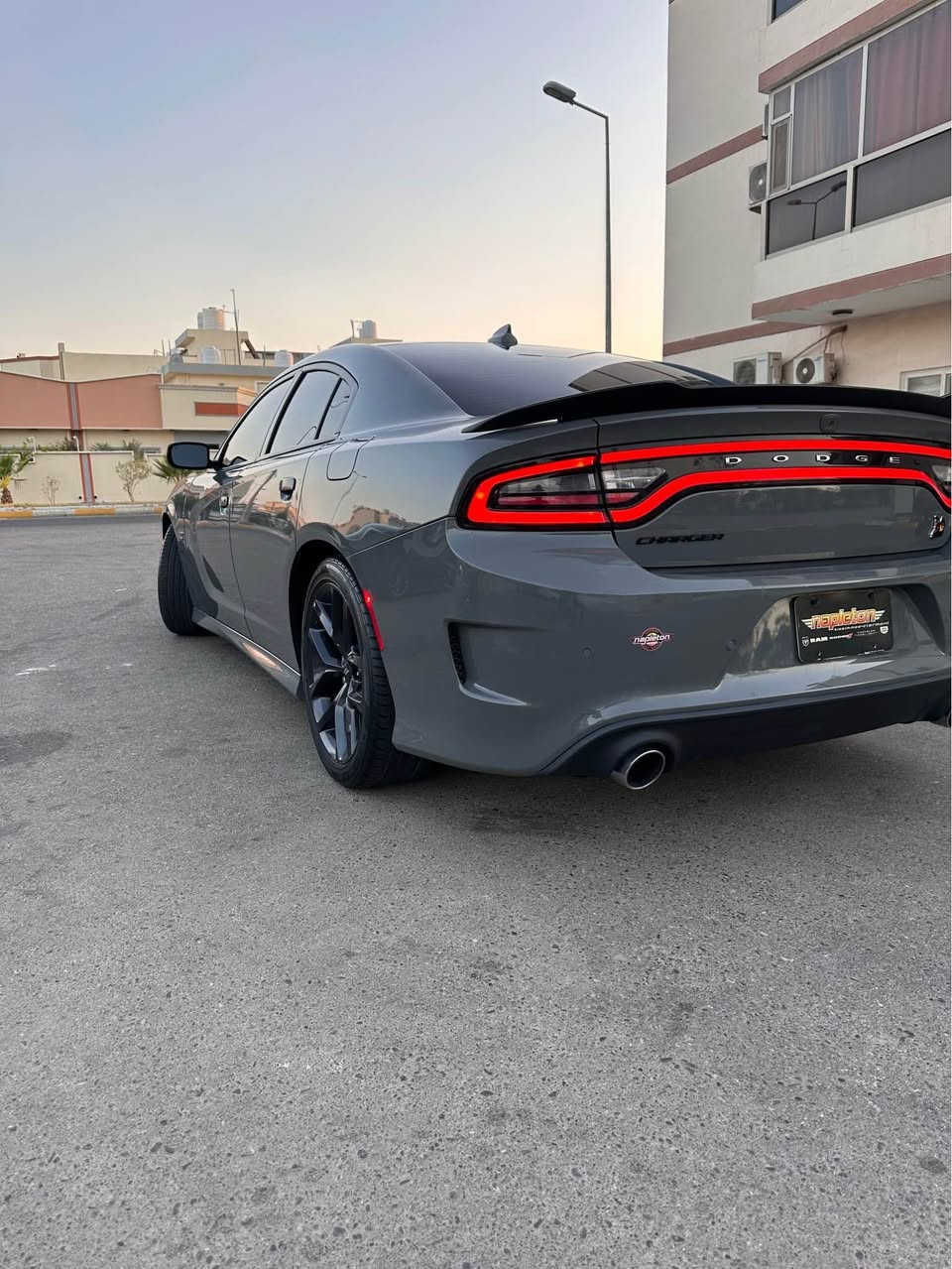 السلام عليكم 
جارجر Scat Pack 2023 الاصدار الاخير
ستوك V8 - 6400 The Last Call
عداد 30 الف ميل 
مواصفات نص فول :-
* رادار امامي
* حساسات خلفية
* هيتر مري و رادار جانبي و خلفي
* كشنات حضن سبورت مخمل
* مقاعد تدفئة و كهربائي 
* شفتات و Dashboard 
* نظام تشغيل 4 سليندر للاقتصاد 
* للتحكم الكامل باعدادات السيارة Page Performance
* تعتيم المراية الخلفيه
و باقي التفاصيل والمواصفات معروفة
حادث :- فقط بمقدمة البنيد بارد شي قليل والباقي كفاله
حتى الراديتر و التبريد نفسها البلاديه
حرة منفيس بأسمي تترقم جميع المحافطات 
اللي يريد يرقم بصرة عندي معقب 
يرقمها بـ$23 رقم تسقيط
اما بالنسبة للي يحب يرقم شمالي 
اعرف معقب يمشيلك بالمعاملة فقط تدفع رسوم 500 الف 
2C3CDXGJ3PH653571
السعر :- 265$ و بيها مجال ان شاء الله 
متواجد اتصال و واتساب 
البصرة - مجمع الامل السكني 2
*********** البصرة, العراق
