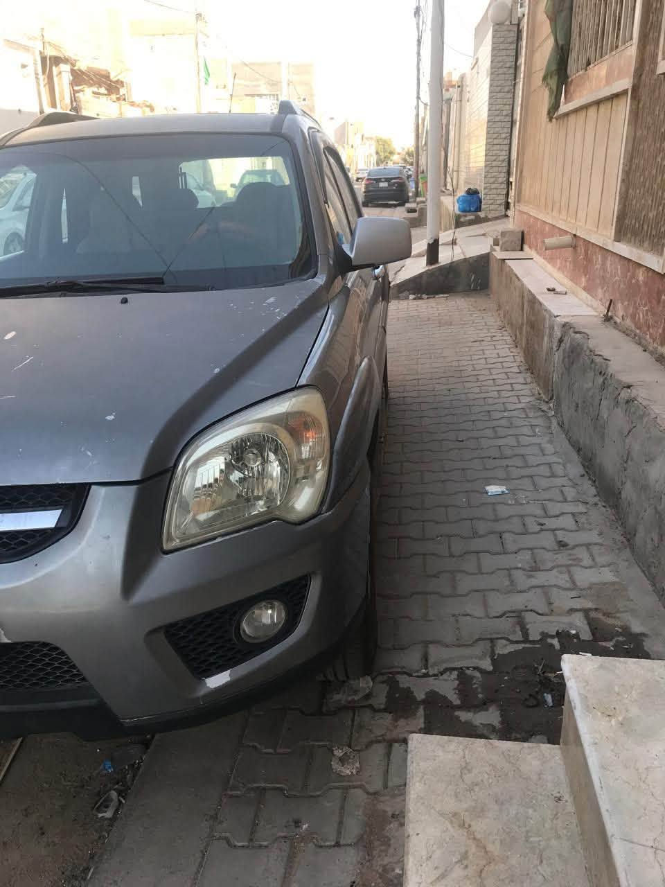 كيا سبورتج موديل ٢٠٠٩
رقمها بغداد 
المواصفات :
اللون رصاصي 
تخم اطار ويل كب مع السبير 
تبريد وتدفئته 
الداخل بيجي 
محرك ٢٠٠٠ 
للاستفسار الاتصال على :
***********

