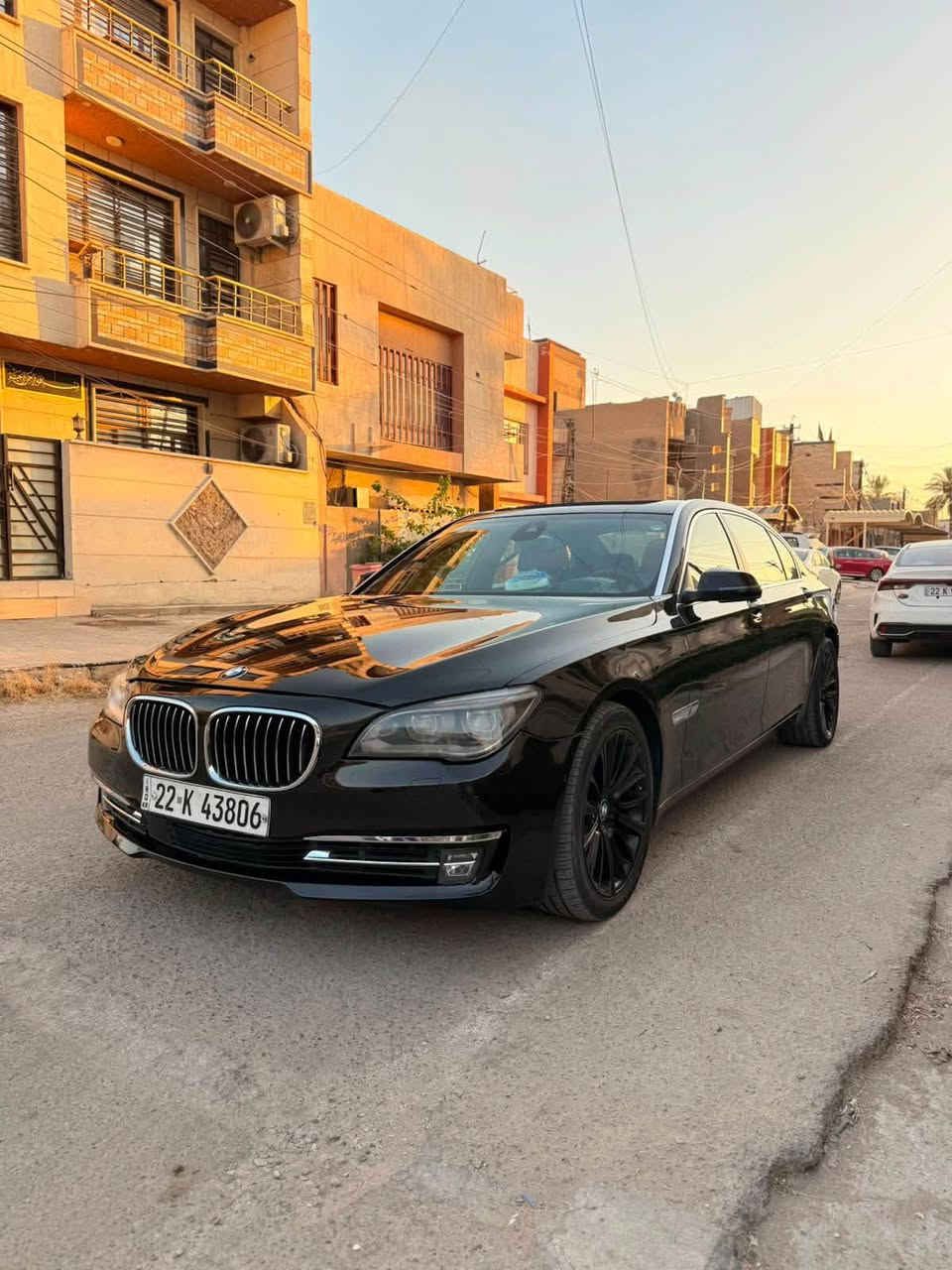 السلام عليكم
للبيع أو المراوس

BMW 750Li  2014(باب طويل)

محرك V8 قوي وأداء راقٍ، سيارة نظيفة جدًا وجاهزة للاستخدام مباشرة.

السعر 210 

✅ المحرك والكير مكفولات  بشرط

✅ منظومة التبريد والصدرية جديدة بالكامل

✅ لا تحتاج أي مصروف

مواصفات السيارة:

▪️ موديل: 2014

▪️ الفئة: 750Li (Long Wheel Base)

▪️ المحرك: V8 
▪️ 

▪️ الصبغ: فقط بنيد اثر جراد كفاله لغود وشواصي 

▪️ رقم اربيل 

مواصفات 

ميز طعام 🔴

✨ بصمة تشغيل وبصمة دخول

✨ فتحة سقف

✨ داخلية جلد لون قرميدي فاخر

✨ مقاعد أمامية وخلفية كهربائية

✨ تدفئة وتبريد للمقاعد

✨ ستائر كهربائية

✨ شاشة كبيرة متعددة الوظائف

✨ كاميرا خلفية

✨ حساسات أمامية وخلفية

📌 مكان السيارة: بغداد – الغدير 

💰 السعر المطلوب 

          ٢١٠ ررقه 

🔄 البيع أو المراوس   

***********
