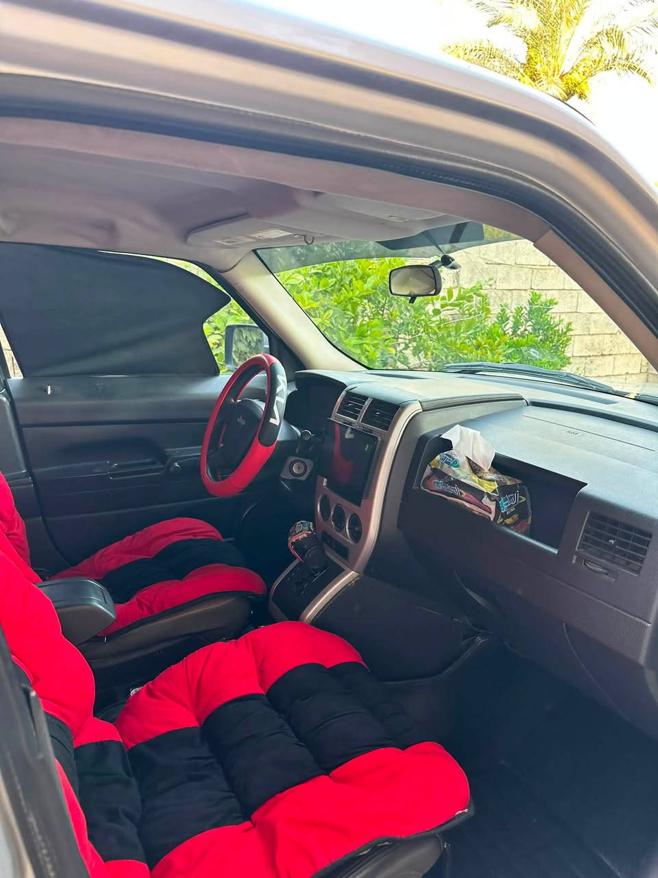 السلام عليكم للبيع
جيب JEEP باتريوت 2008 وارد امريكي 
رقم بغداد مشروع وطني بسمي 
محرك 2400  
كير ومحرك وحدادية وتبريد وكهربائيات وتخم تاير خير كله جديد .
مواصفات المعروفة نص فول 
5 راكب 
والسيارة جاهزة وخير من الله 
بيها مكانات صبغ ابيع حزام بدون حادث وبدون معجون .
السعر (82)وبيها مجال بسيط .
للاتصال والاستفسار ( *********** )
