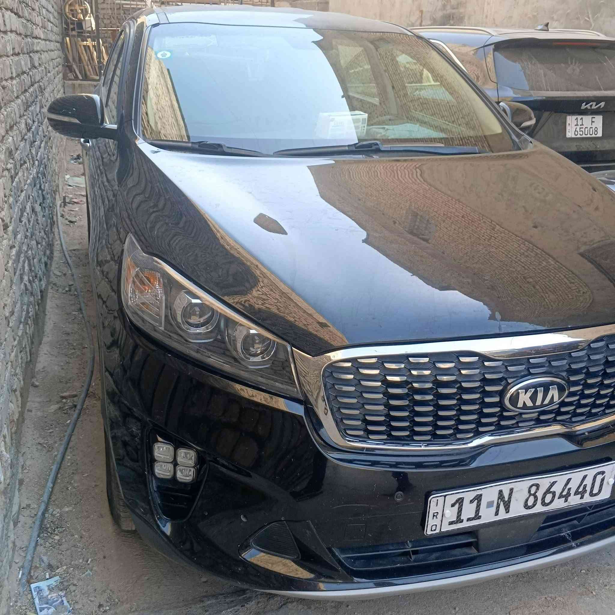 السلام عليكم 
سورنتو وارد امريكي 2019
السيارة ماشية 90 الف كم 
بيها الچاملغ الخلفي مگصوص بس الگشر مخدرات 
ما بيها حادث 
رقم بغداد مكانها بغداد 
سعرها 165 وبيها مجال 
***********
