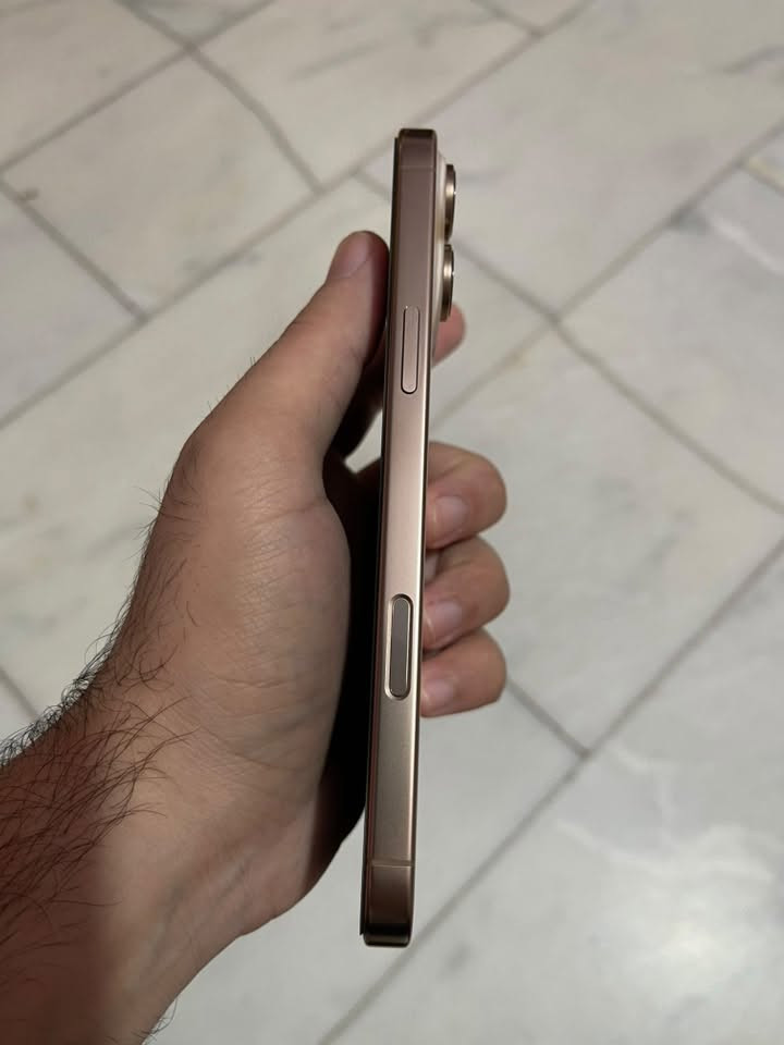 ١٦ برو ماكس مكفول وتر شرق اوسط AEA ذاكرة ٢٥٦ بطارية ٨٩ جهاز جديد شرط شاشه شاصي اذا تلكه بيهن خدش واحد تاخذه بلاش  السعر مليون ٢٢٥ مكاني حله شارع ٦٠ / ***********

