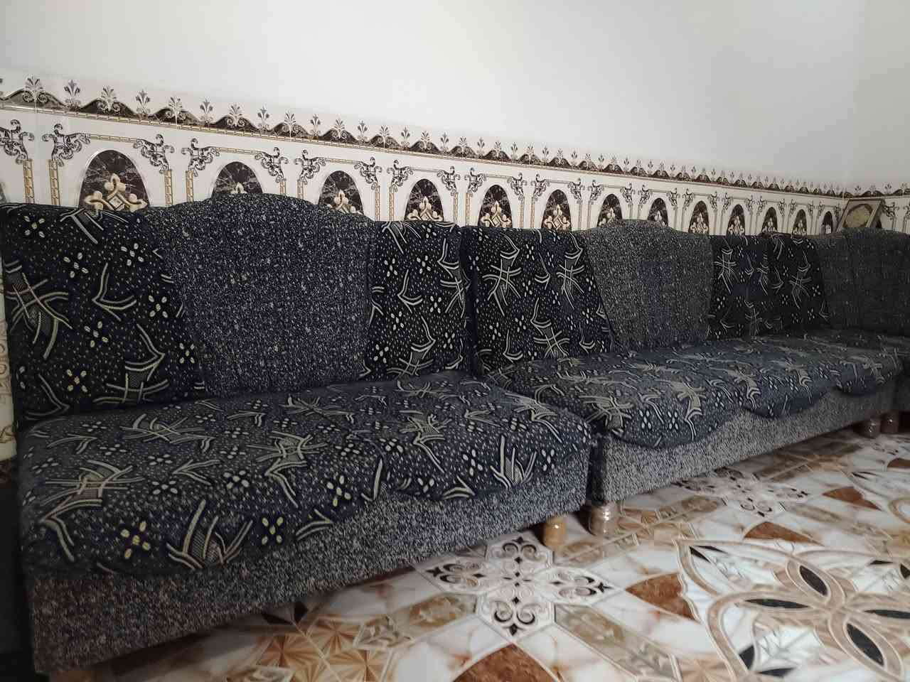 قنفات عراقي ثنعش متر خشب جديد السعر 175.    ***********
