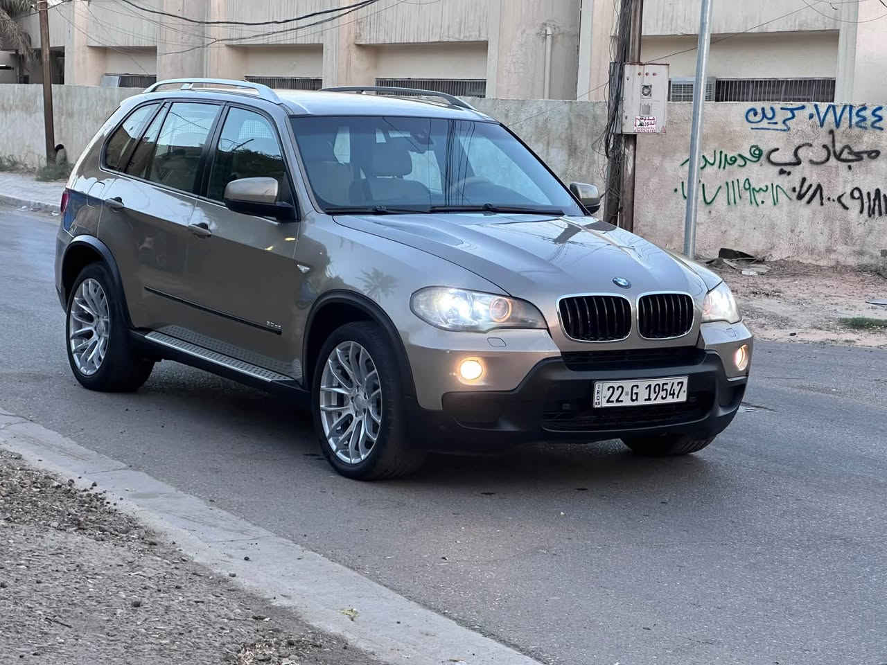 سلام عليكم 
للبيع او مراوس حسب القناعه اخوان ممتواجد ع الفيس

بي ام X5 موديل 2008 وارد خليجي مكفوله 

محرك ديزل حجم 3.0 كاز بلادي جديد مكفول 

كير اوتماتيك كوبره  ثلاث وضعيات جديد مكفول 

فور ويل X درايف شغال ما بي اي مشاكل او عطل 

كهربائيات كلها شغاله وكلها ع وضع الشركه بلادي

السياره فول مواصفات عدا الفتحه كلشي بيها شغال

تبريد قطعتين شغال ثلج مبدله منضومه جديده كامل

تخم تاير جديد اصلي تخم ويل كب بلادي حجم 20 

مرش شفط كشنات جلد بيجي تتفه تبريد بل كشن بصمه
ستيرا كهرباء لايت بك لايت لد بلادي زنون بلادي لايت متحرك
جنطه شغط شاشه كامره اندرويد اصليه كلشي شغال بيها 

سياره مكفوله من اي ضربه او صبغ كلها ع وضع الشركه 

رقم اربيل سنويه 2031 هزه 2026 شرط التحويل او الوكاله حاضر
سيارت كلش قتصاديه ومال بيت وبل مشي شلعه ومعدل متلزم كلش نشطه وناعمه وما بيها اي عيب 
طبعا مسجله بل محطات مال العراق كله بل حصه مال الكاز شوكت متريد تفول وبي مكان عادي 

السعر 100 ورقه وبي مجال للشراي العنوان بغداد حي الخضراء 
***********. للستفسار اتصل او دز وات ساب ممتواجد ع الفيس
