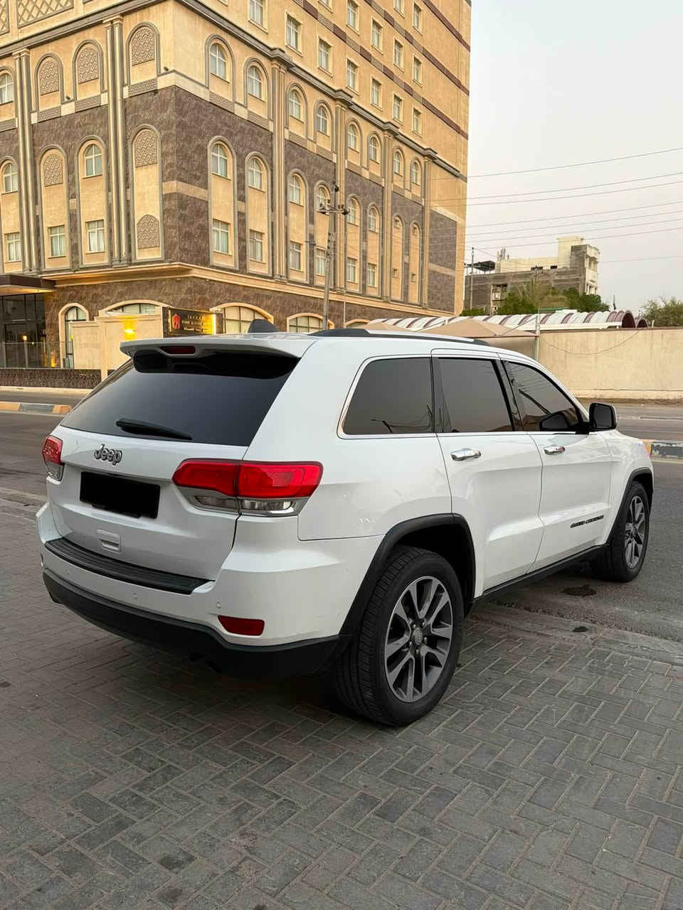 جيب ابيض مديل 2017 نظيفة كلش السياره دواخل بيج   وارد امريكي داخلة تقرير غرق   السياره بدون قطرة ماي جوه السيارة  تعمل وتسير كير مكينه كله كفالة  البدي كفاله من الصبغ والتبديل فقط بالباب بارد بسيط  نضيفة السيارة رقم بصرة ب اسمي تحويل ثاني يوم رايدها 197وبيها مجال  للشراي 
العنوان البصرة  الرقم 
***********
