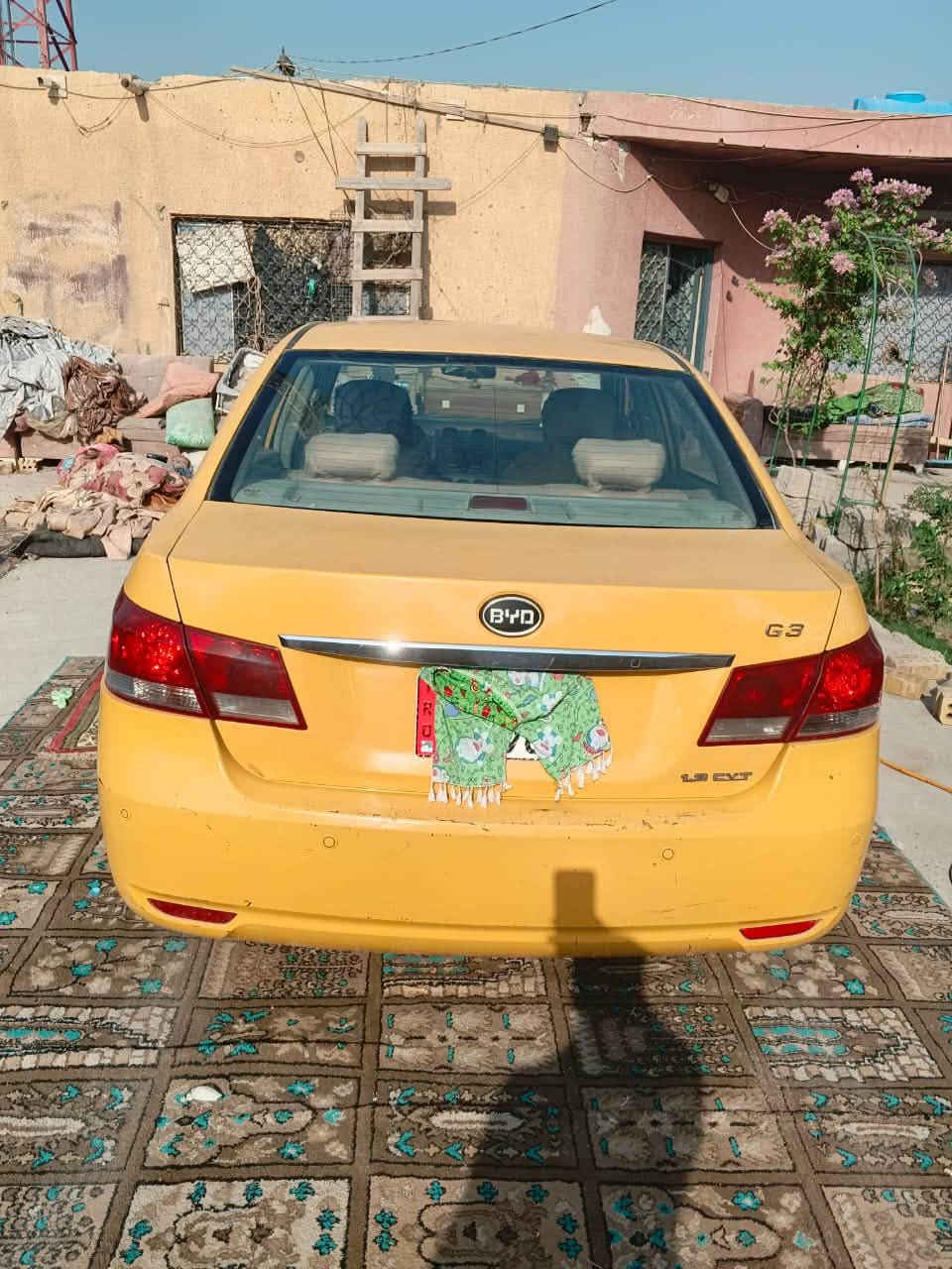 بي وأي دي موديل ١٣جي ٣سياره بلاد لا ضربه ولا صبغ  نقص كمبريسر تبريد وقمجي مال كير سعر ٤٠وبيها مجال مكاني بغداد الشرطه الخامسه رقم ***********
