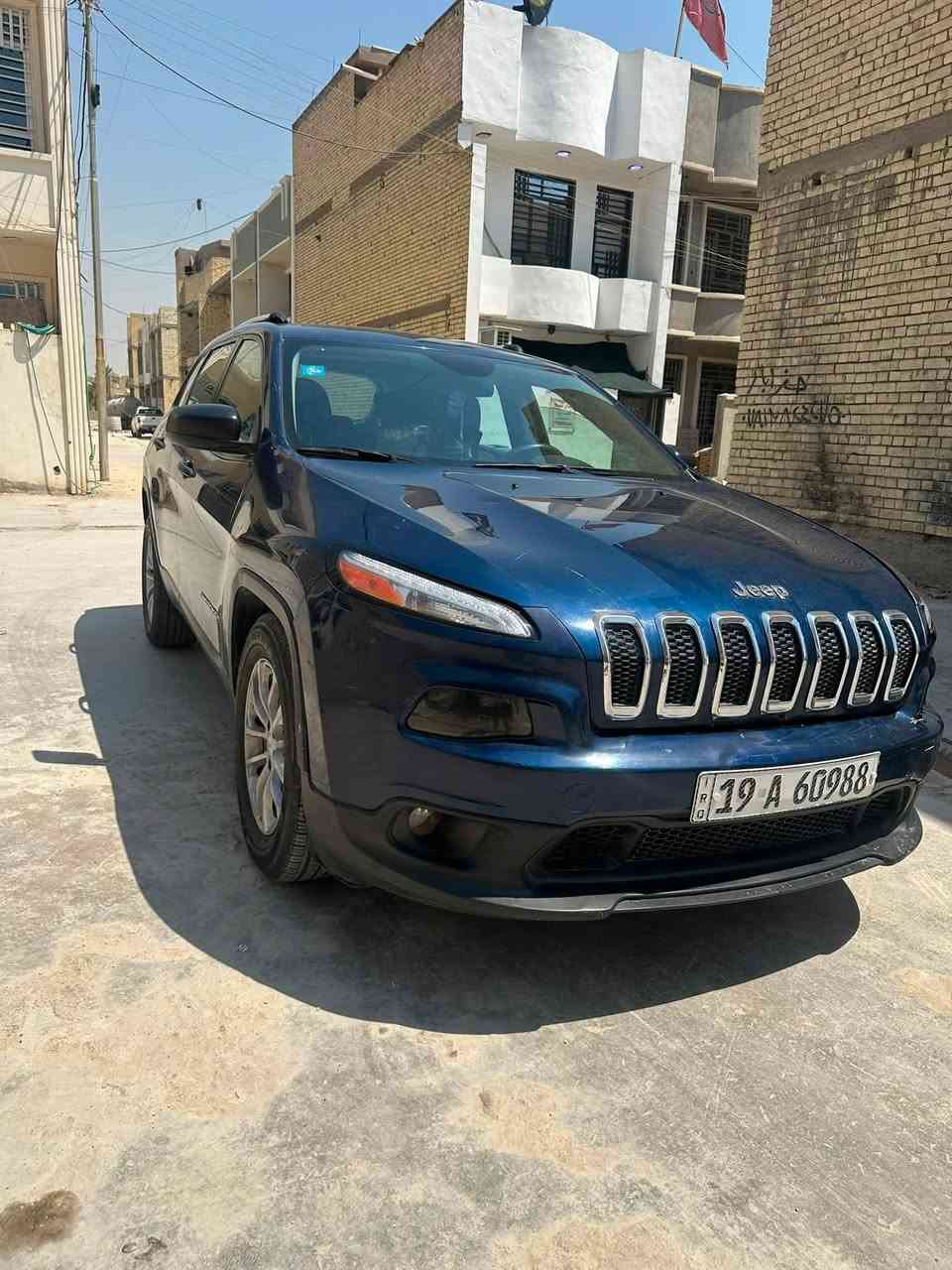السلام عليكم حيب بزون مديل 18خليجي ماشيه 183 الف مو مايل بيها جاملغ  صبغ وجاملغ رش وبيها شخوط بصيطه السياره حلوه ونضيفه تبريد كير مكينه كله تمام رقم كربلاء بسم صديقي مداور ثاني مكاني اجبله السعر 129 وبيها مجال رقم ***********
