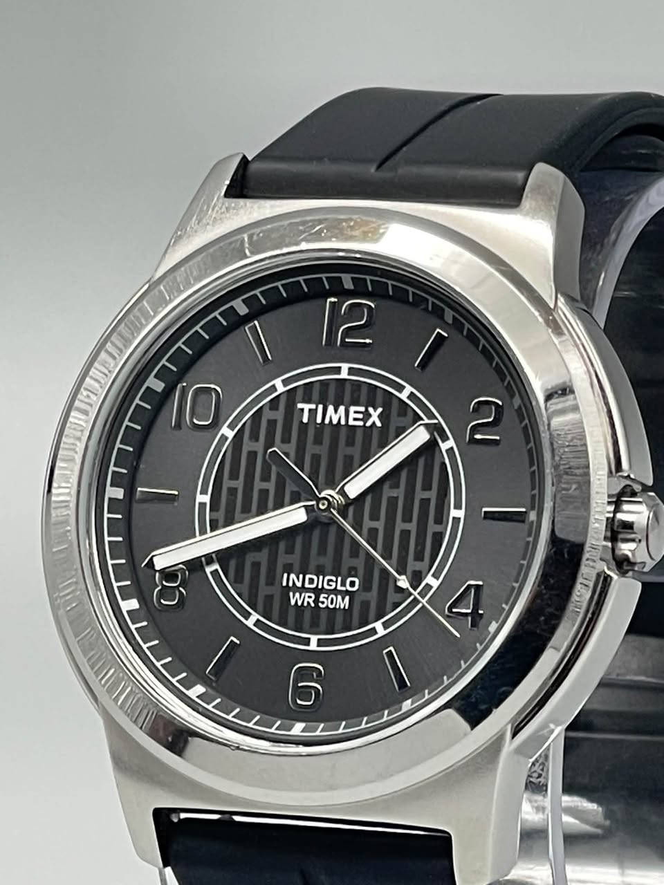 ساعه ‏Timex اورجينال نضافة 100‎%‎

 Timex Bank Street

قطر الهيكل 40 ملم

سُمك الهيكل 10 ملم

مينا انديجلو المضيء

مقاومة للماء حتى عمق 50 مترًا

ساعه كوارتز من تايمكس الهيكل مصنع من النحاس عالي الجودة مع غطاء خلفي متين من الستانلس ستيل
زجاج الساعه معدني مقاوم للصدمات والخدوش

———————————————-

يوجد توصيل 🚚 ( بغداد - محافظات العراق )

☎️رقم الهاتف : ***********

للحجز - دايركت
