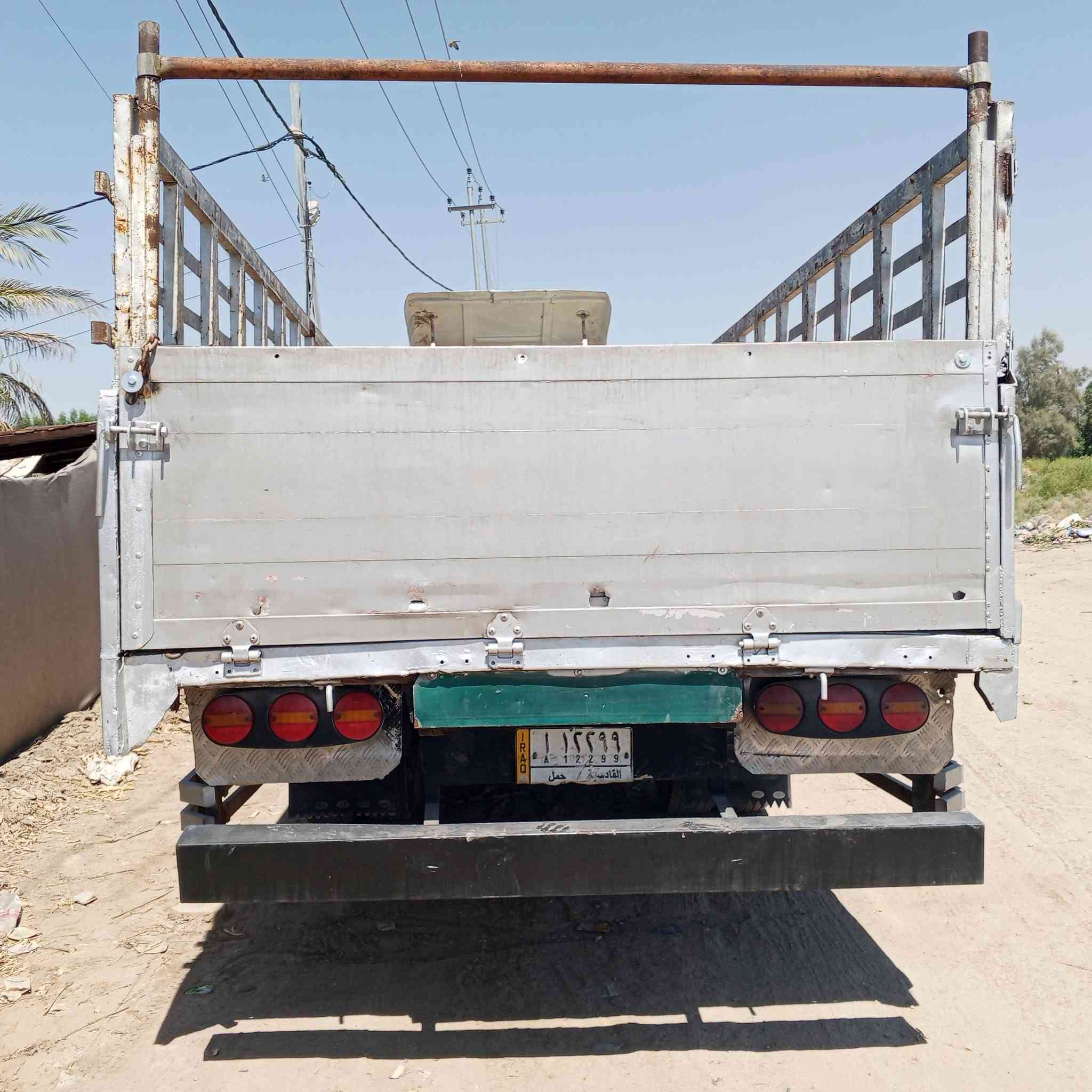 سلام عليكم هينو فوزه مربع للبيع سياره جاهزه 15عادي ام لقبق اسود شاصي مطول ربع متر حداديه خير من الله الاستفتار على رقم (***********)***********
