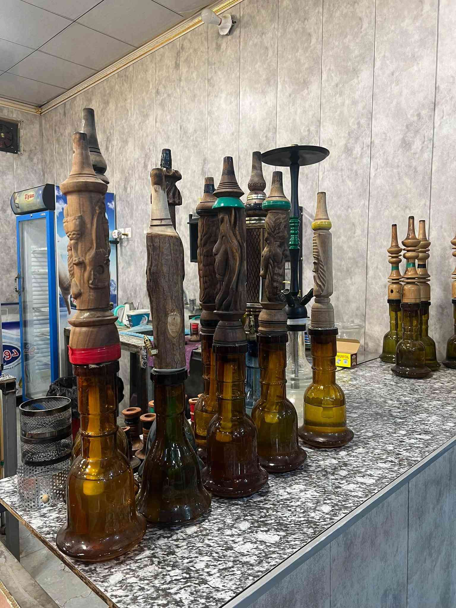 السلام عليكم غراض كوفي شوب للبيع نضيفات
ميز مربع عدد 4 
كراسي عدد 5 
النراكيل كلهن مطبوعات 
2 علج 
2 تفاحتين 
2 وحده خشب  وحده الماني 
4 انكليزي 
هنه وفناجينهن و قماجيهن وكماشات و مشبج كاملات للامانه النراكيل استخدام 4 اشهر يعني نفسهن يخبل و مخايسات 
نفاضات عدد 8 
دومنه 2 
استكاين 11 استكان 
للاستفسار 
واتساب ***********
للاتصال ***********

