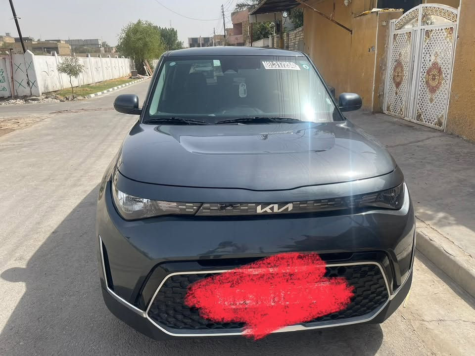 كيا صول موديل 2023
نص فول المواصفات الامريكيه 
رادارات ✅
كامره خلفيه✅
شاشه ✅
توقف ذاتي ✅
مانع انصدام ✅
انظمة قياده✅ 
مكينه 2000 دوش
ماشيه 38 الف
السياره جديده ماعده الحادث الي بأمريكا 
للاستفسار 
***********
واتساب فقط
