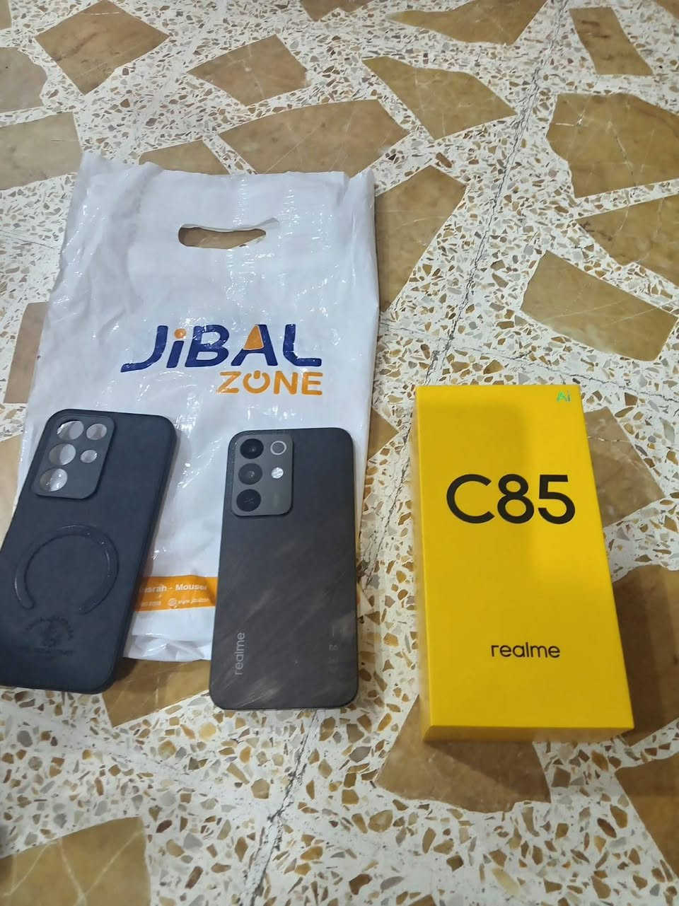 السلام عليكم ردمي  سي 85لبيع فقط مستخدم 4 أيام فقط ضمان شركه جبال السعر 290 الف لستفسار ***********
***********
