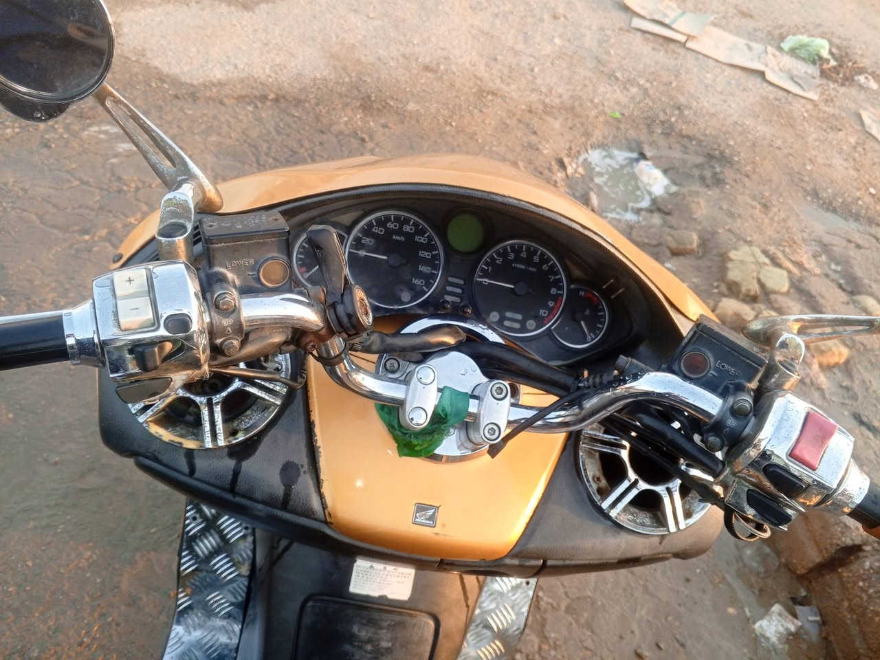 سلام عليكم دراجة 🚲 فورزة 09 جاهزة كير شغال sشغال كهربائيات كلة شغال مستعجل عله بيعتة 650 مكاني قضاء النصر رقم 📱 الهاتف ***********
