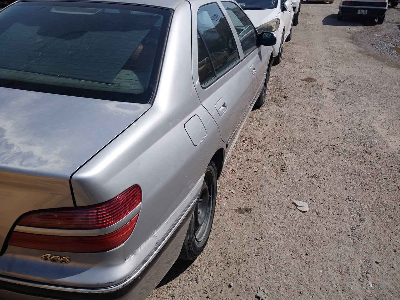 سيارة بيجو 406 موديل 2001 مكينة بلادية مكفولة كير بلادي مكفول تبريد ثلاثه سنتر لوك شغال حساس ABS شغال بيها بيند وجاملق ايمن ي، يرادلها حدادة صدر التفاصيل موضح بالصور 
العنوان صناعي الكرادة قرب المحكمة
 السعر ٢٥ ورقة قفل 
***********
***********
