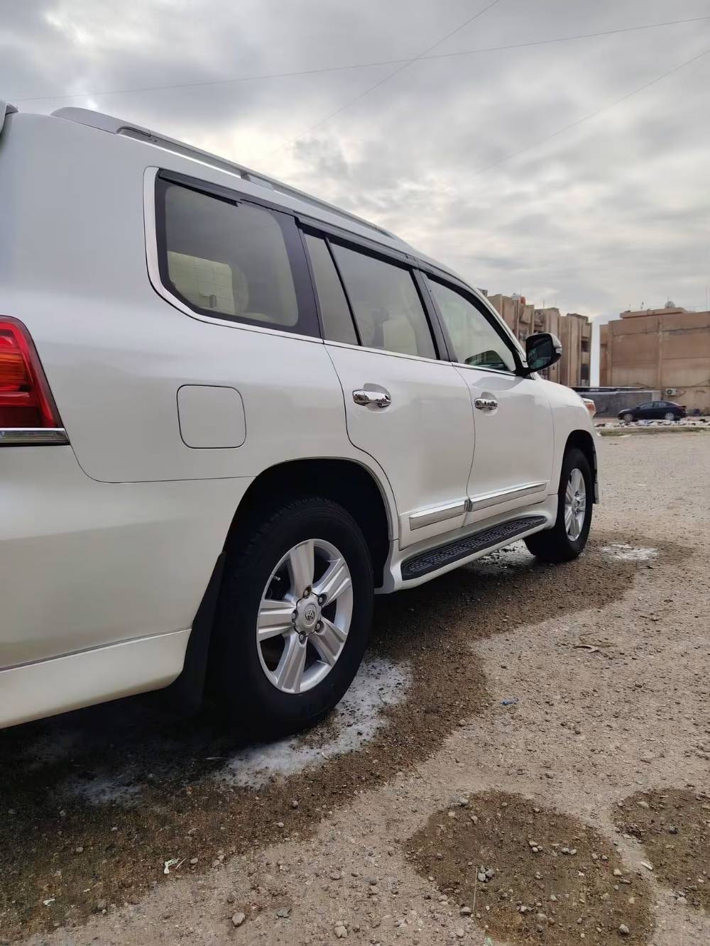 لاندكروز GXR • ٢٠١٥ • رقم بغداد
