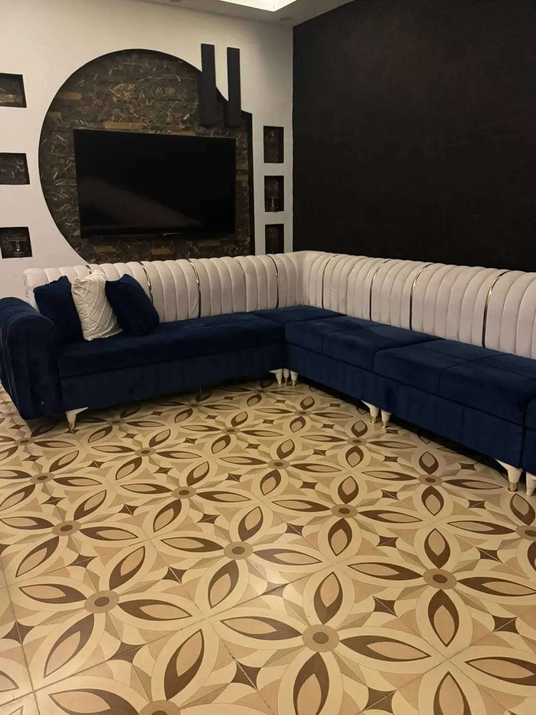 سلام عليكم غساله للبيع اخو الجديد مابي عيب  مع مجميده ديوان 7متار شراي خابر رقم *********** عنوان كركوك
